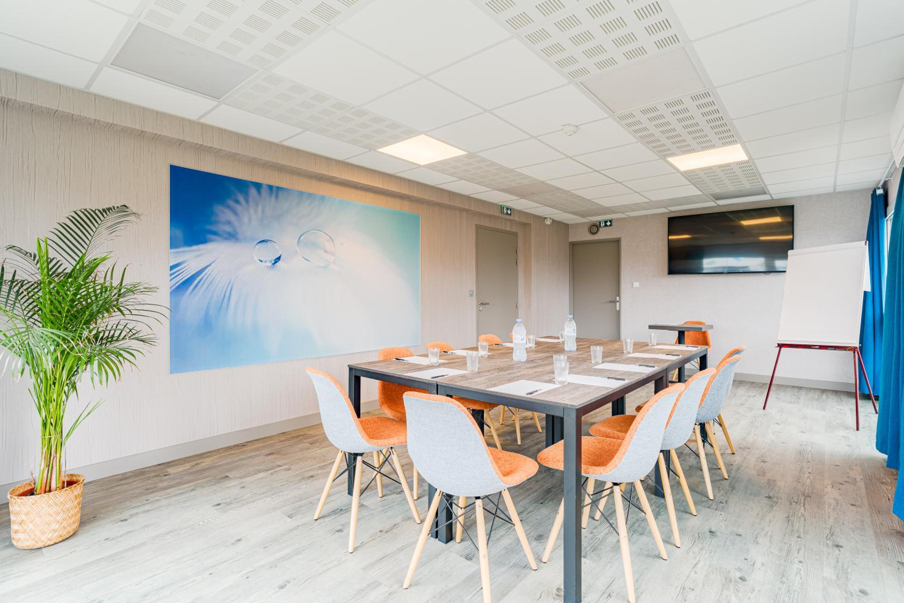Chambray-les-Tours Vacations - Kyriad Direct Tours Sud - Chambray Les Tours - Property Image 3