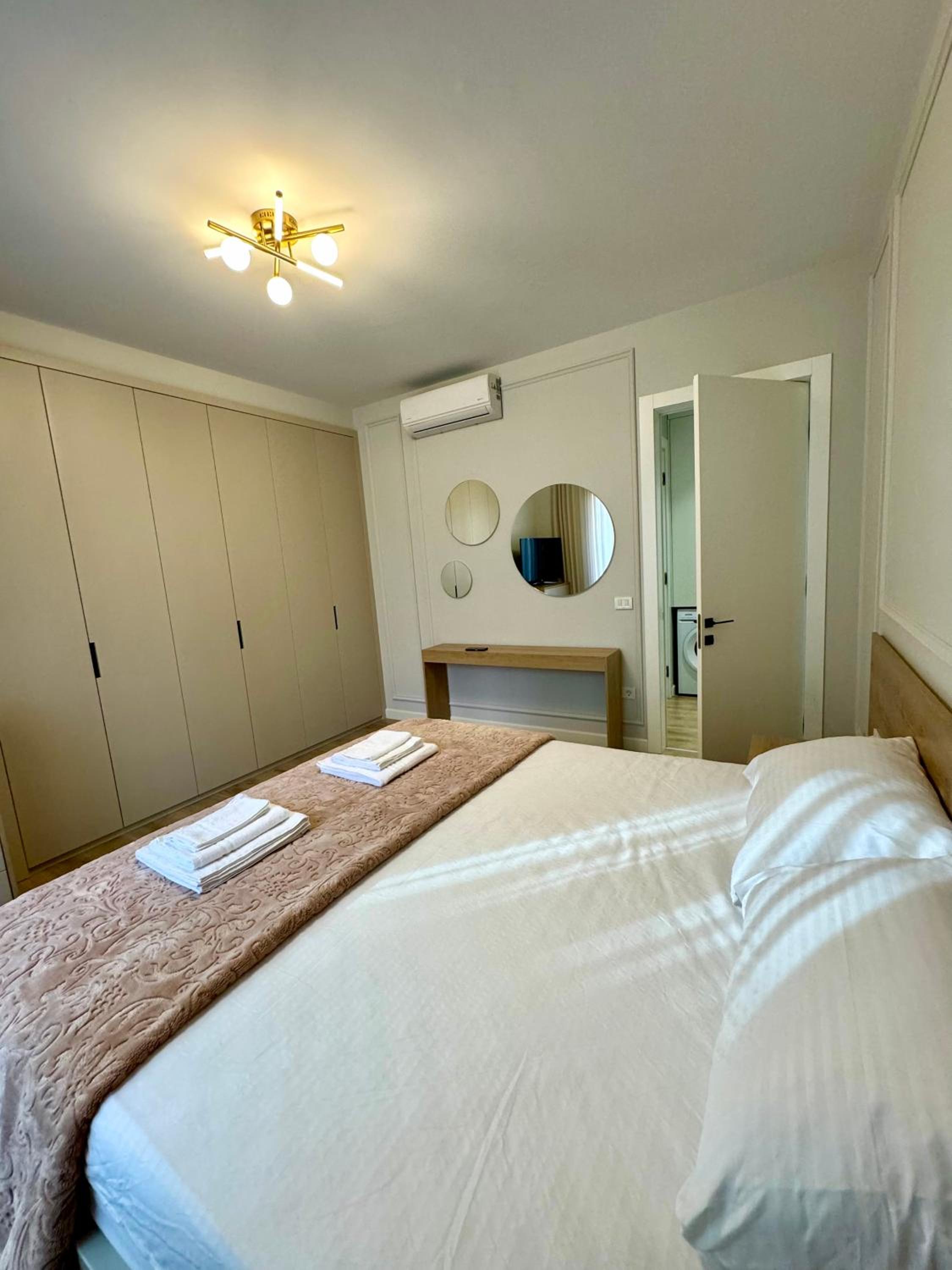 Denis Luxury Apartment Delijorgji