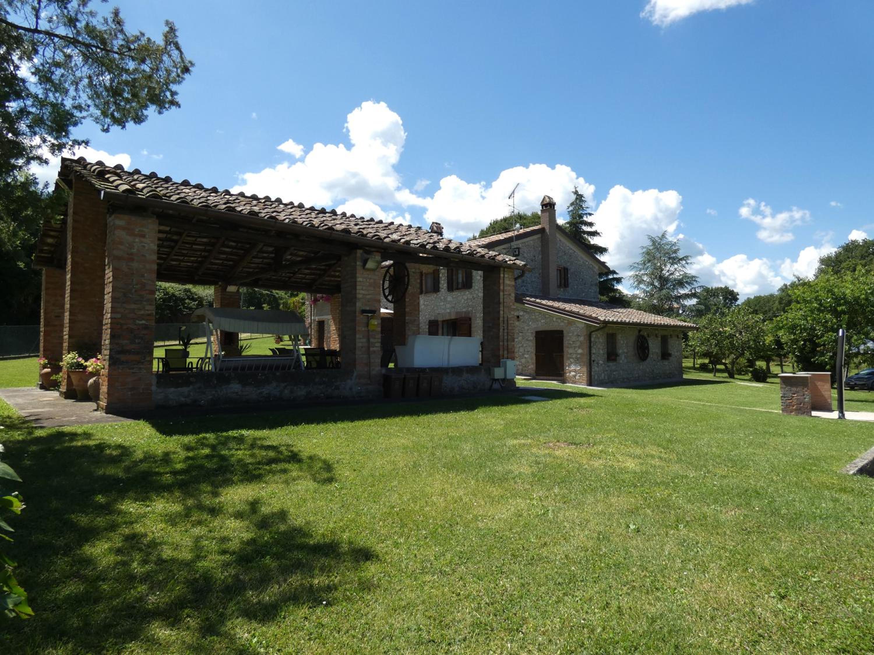 Scappo in Umbria, Casale Piccino