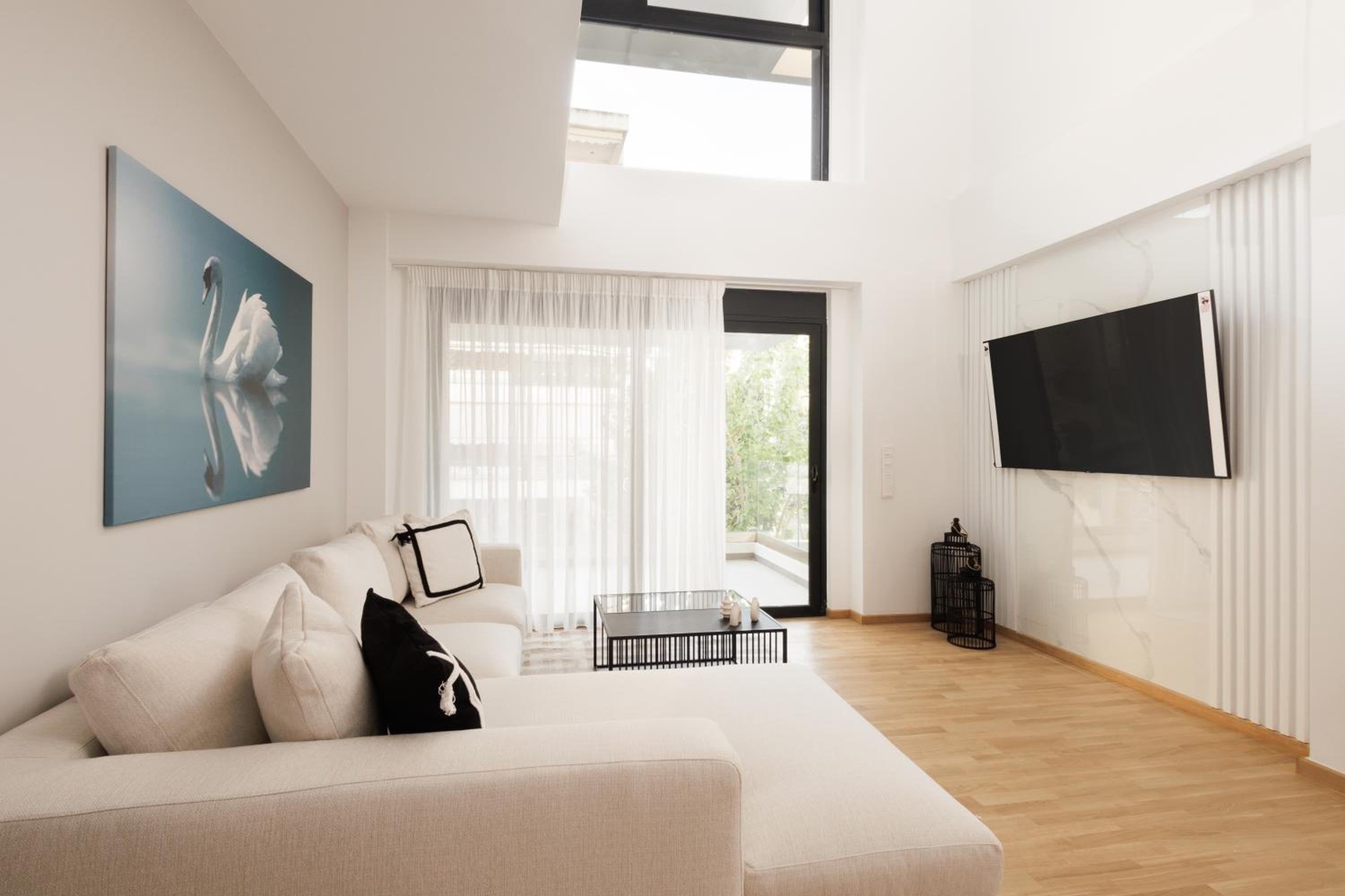 LUX&EASY Pefki Suite