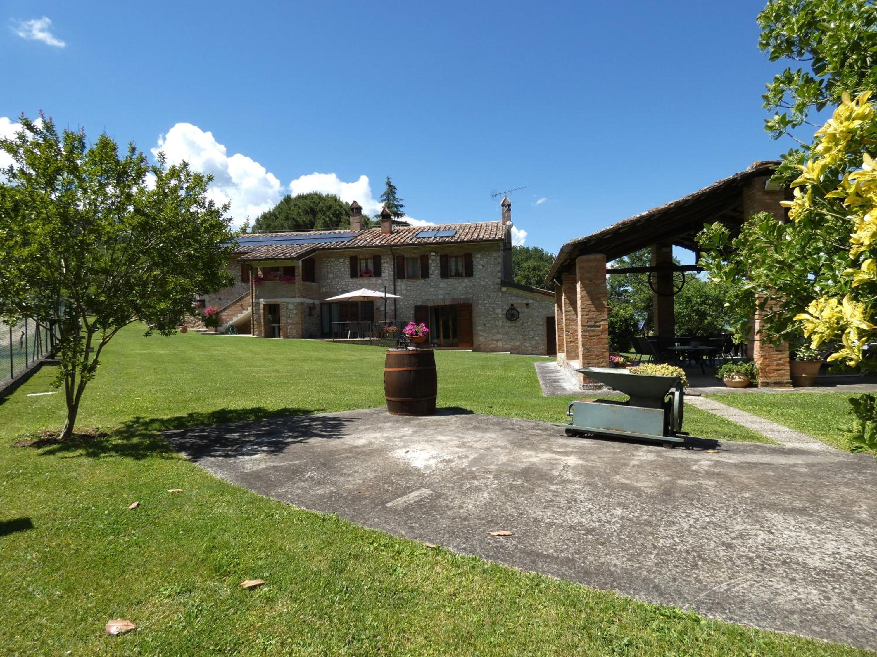Scappo in Umbria, Casale Piccino