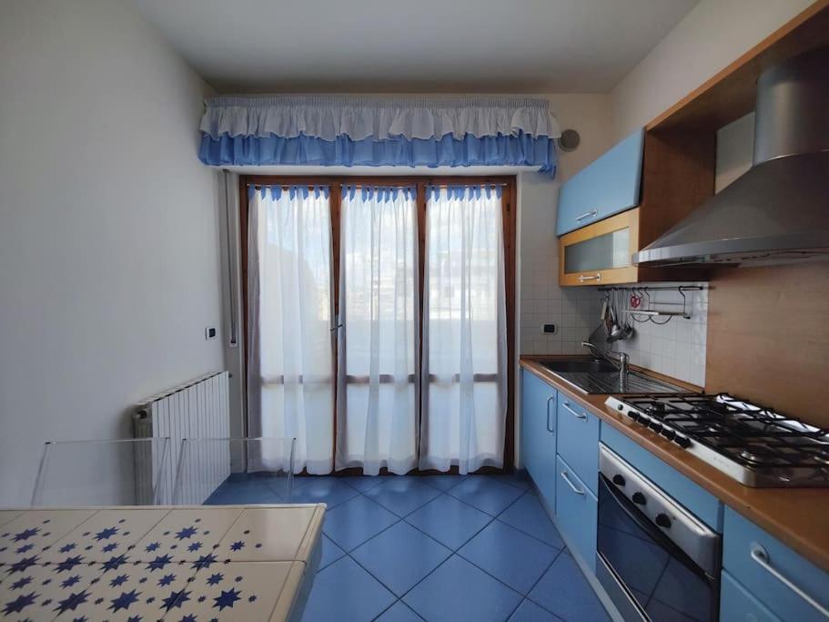 appartamento VISTA MARE en Alba Adriatica — kitchen