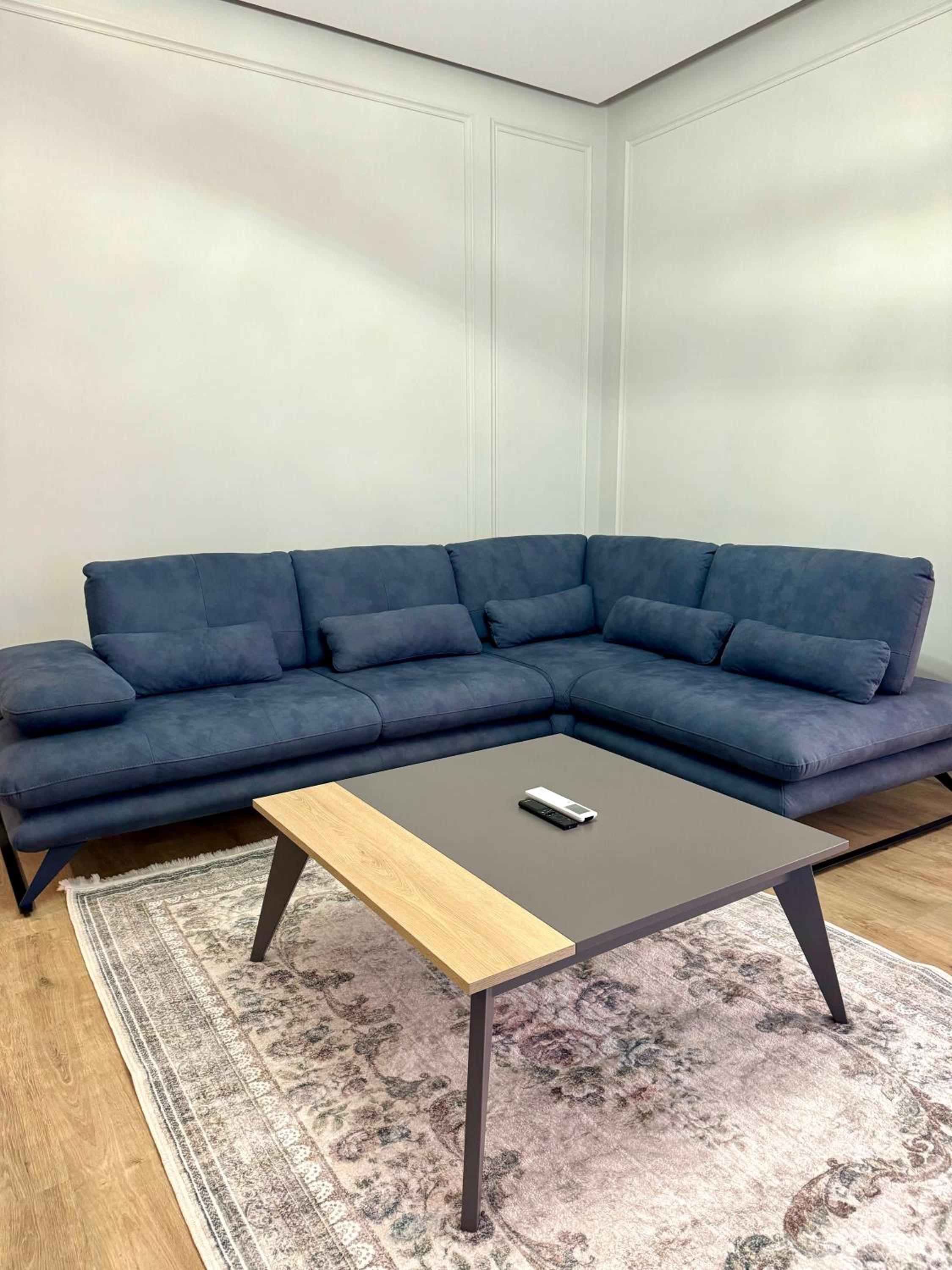 Denis Luxury Apartment Delijorgji