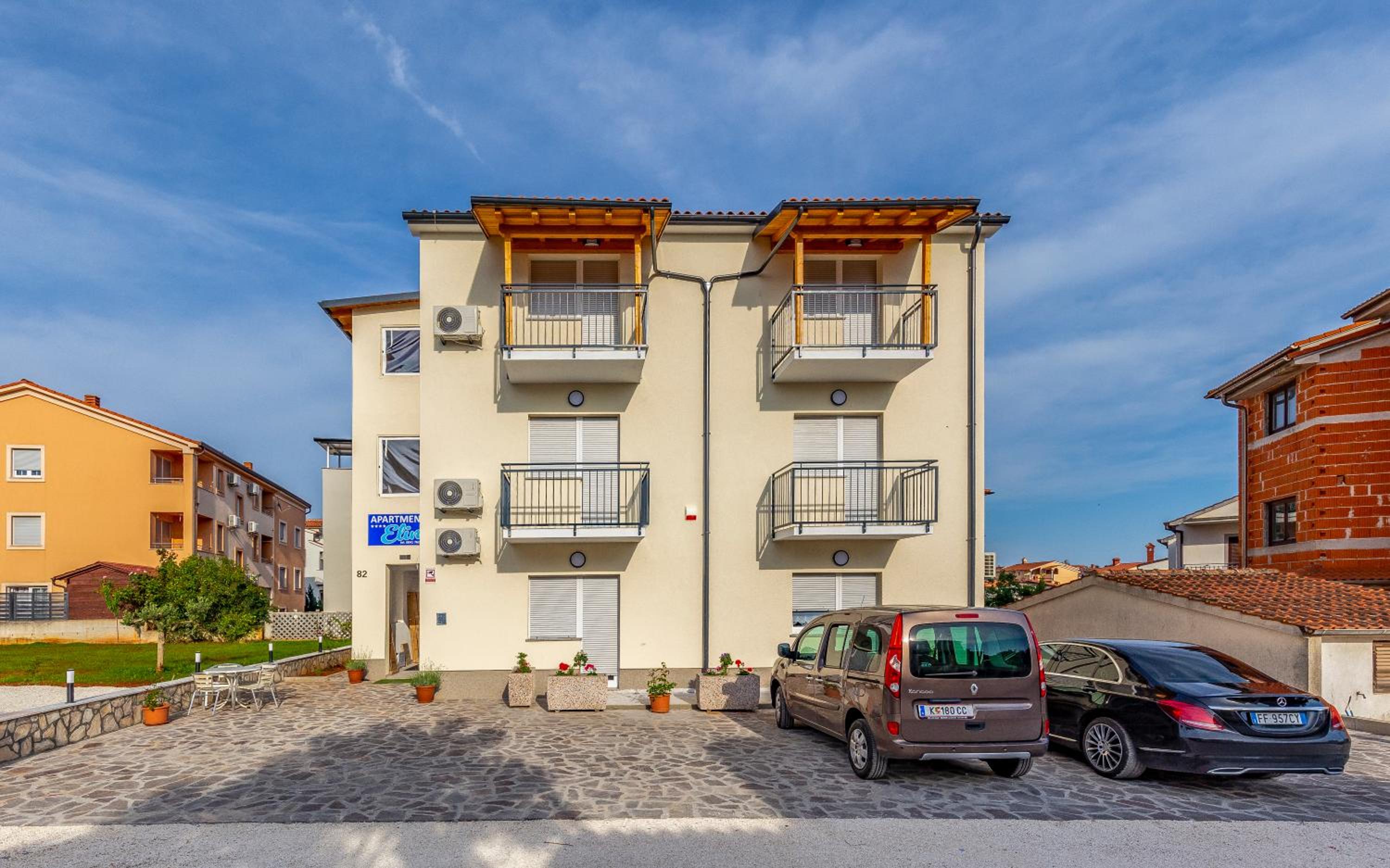 Apartments Elin