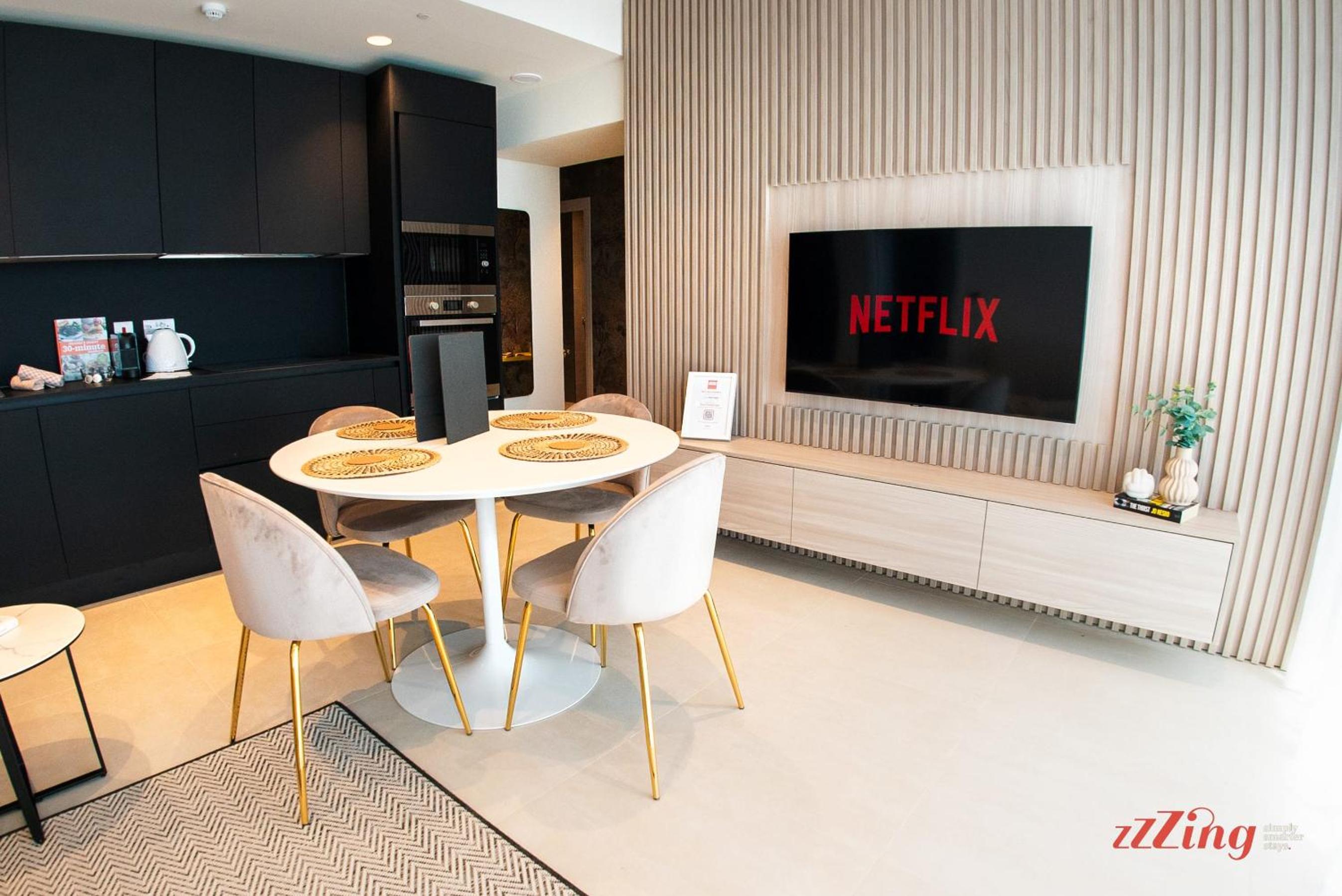 Exclusive Luxury at Mercury Towers photo 2