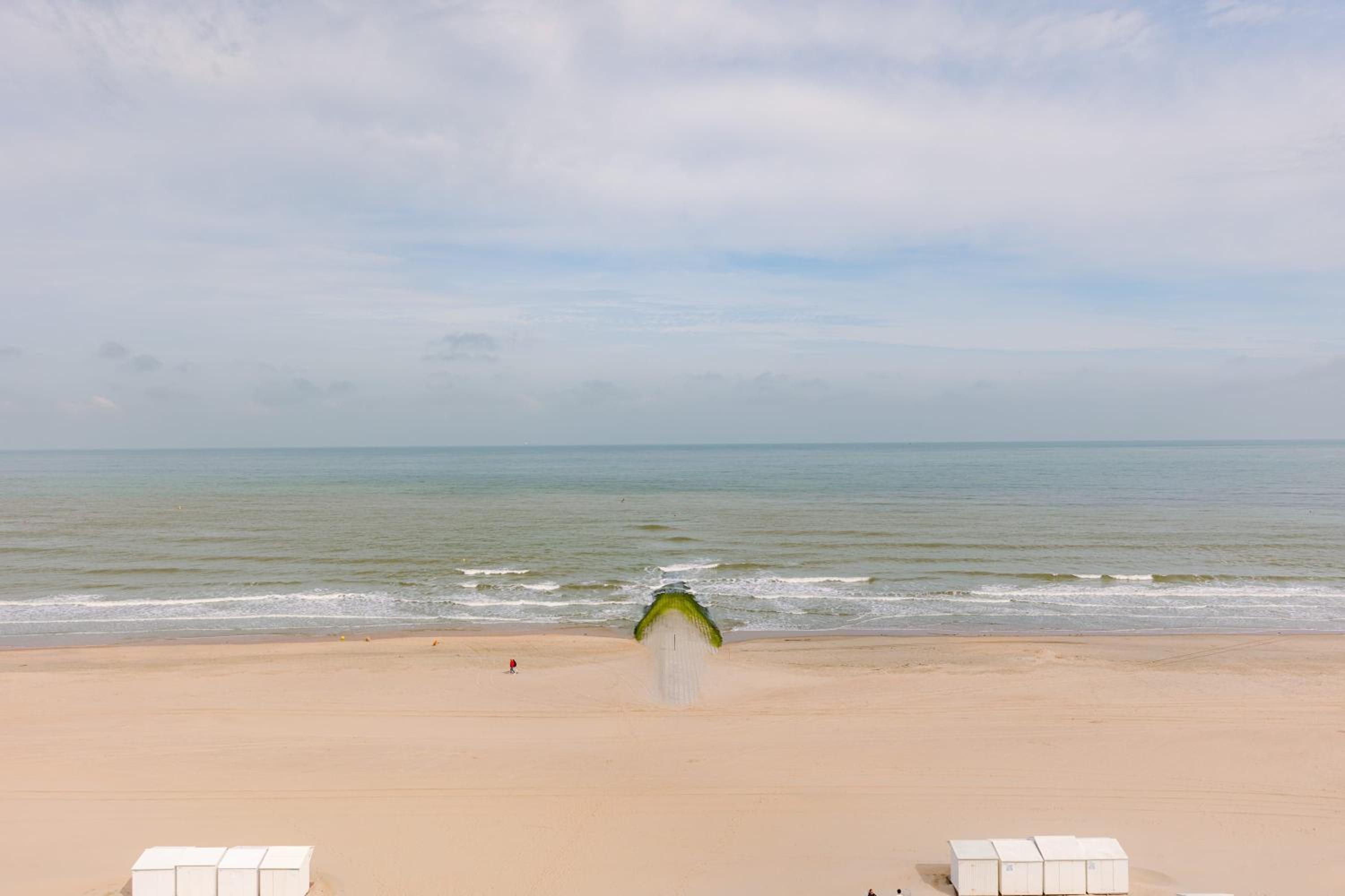 Seaside duplex apartment with four terraces