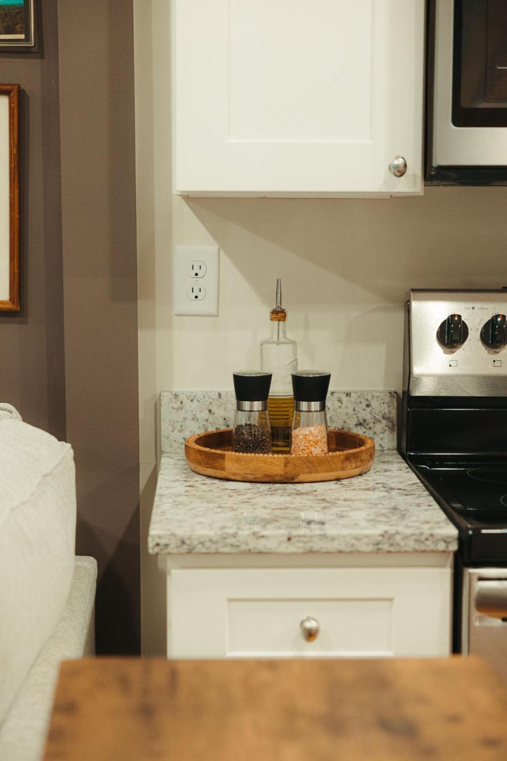Historic Renovated 2BD - Overlooking Downtown