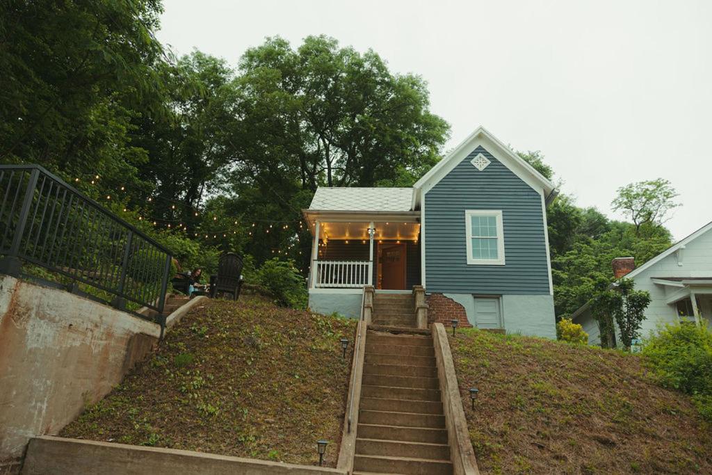 Historic Renovated 2BD - Overlooking Downtown