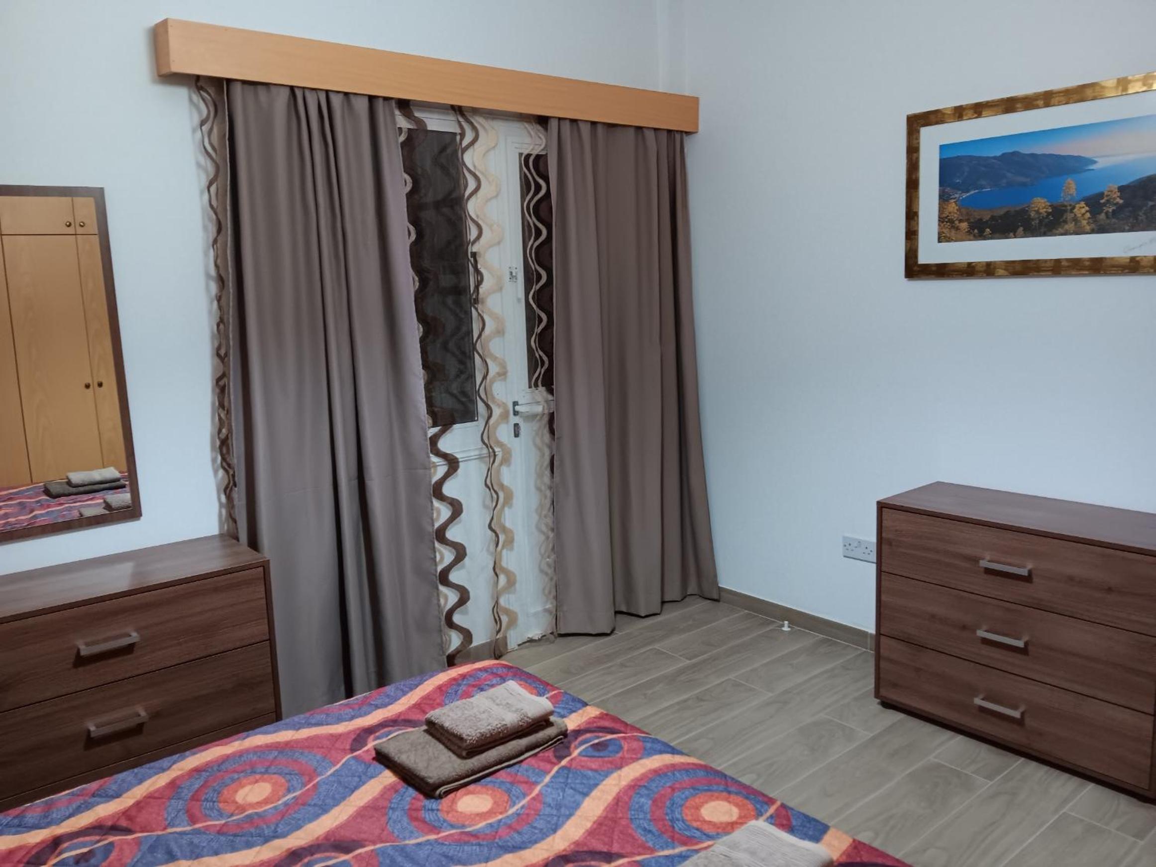 Pari's Holiday apartments-Paphos