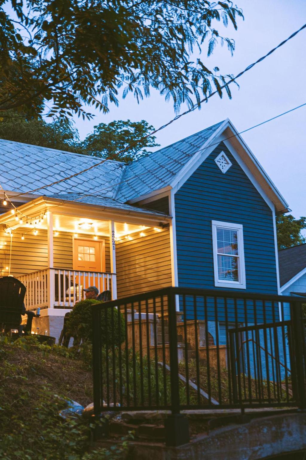 Historic Renovated 2BD - Overlooking Downtown