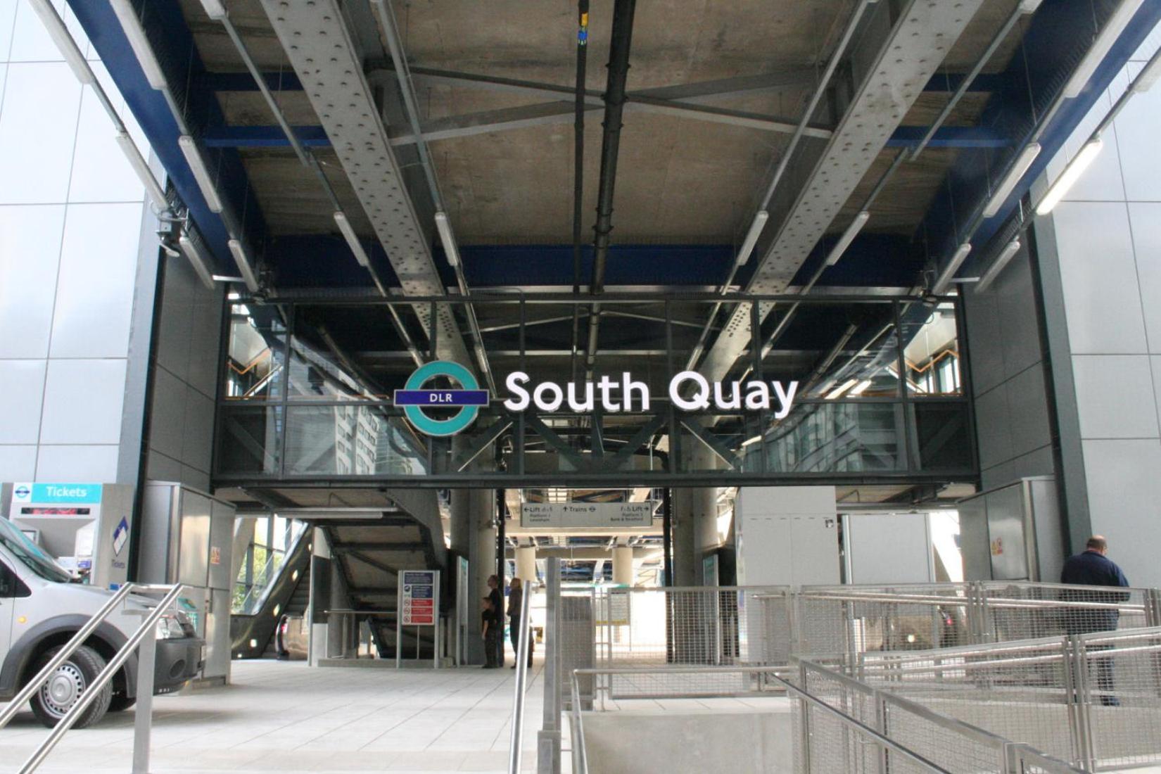 Modern Two Bed Serviced Accommodation in London Canary Wharf - Perfect for Long Stay, Business, Leisure and Relocations