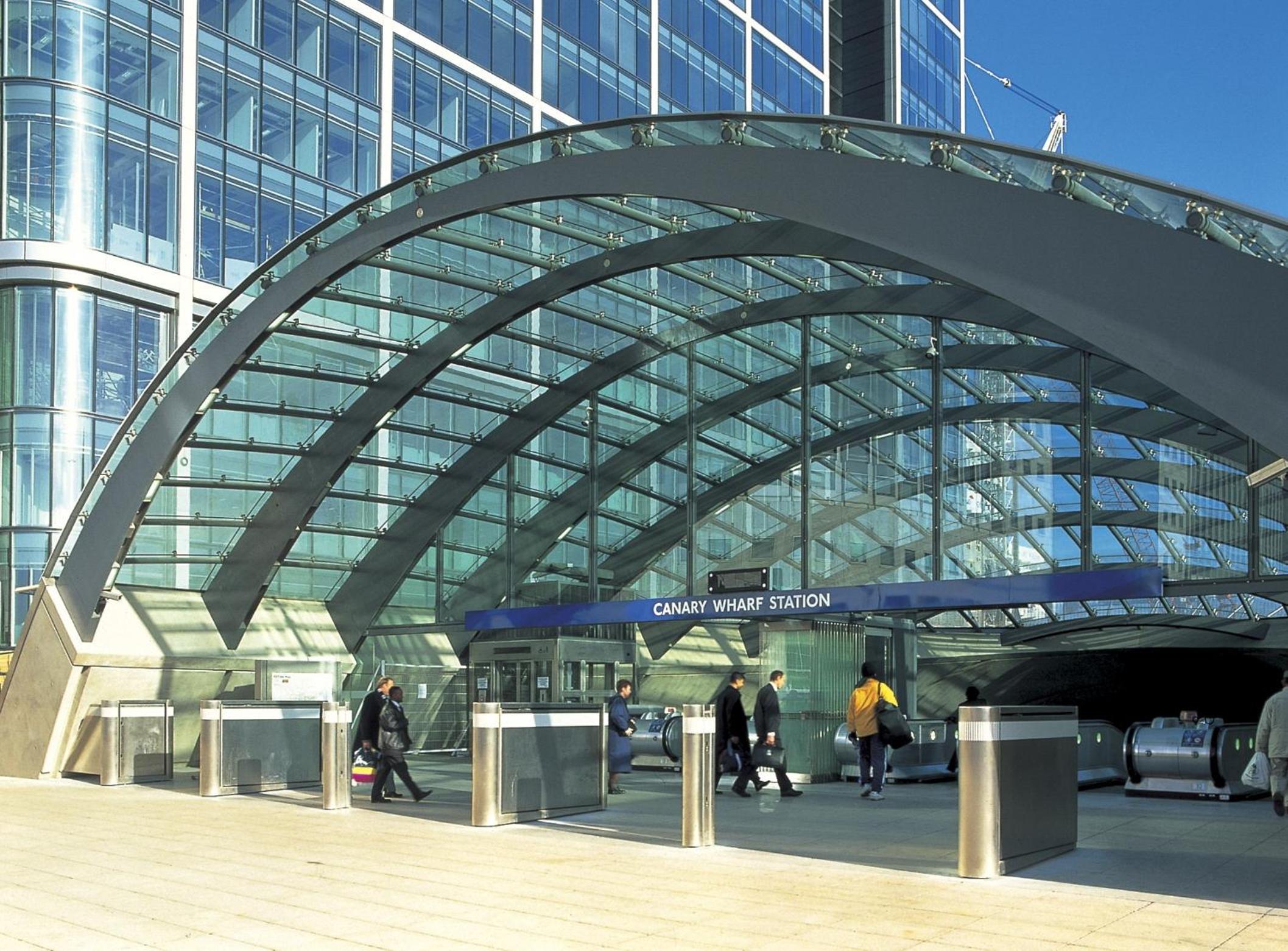 Modern Two Bed Serviced Accommodation in London Canary Wharf - Perfect for Long Stay, Business, Leisure and Relocations