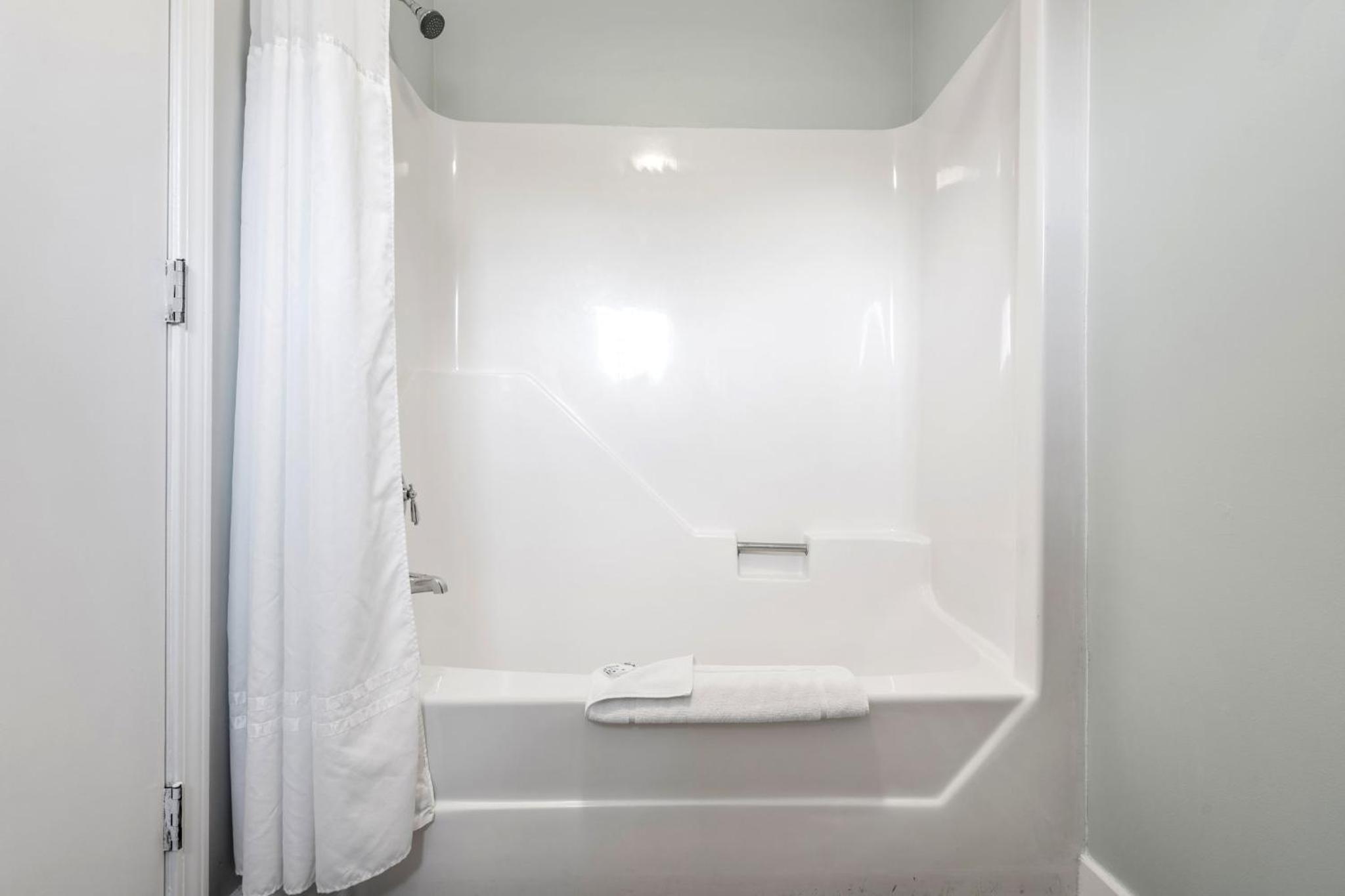 The Lighthouse Inn & Suites