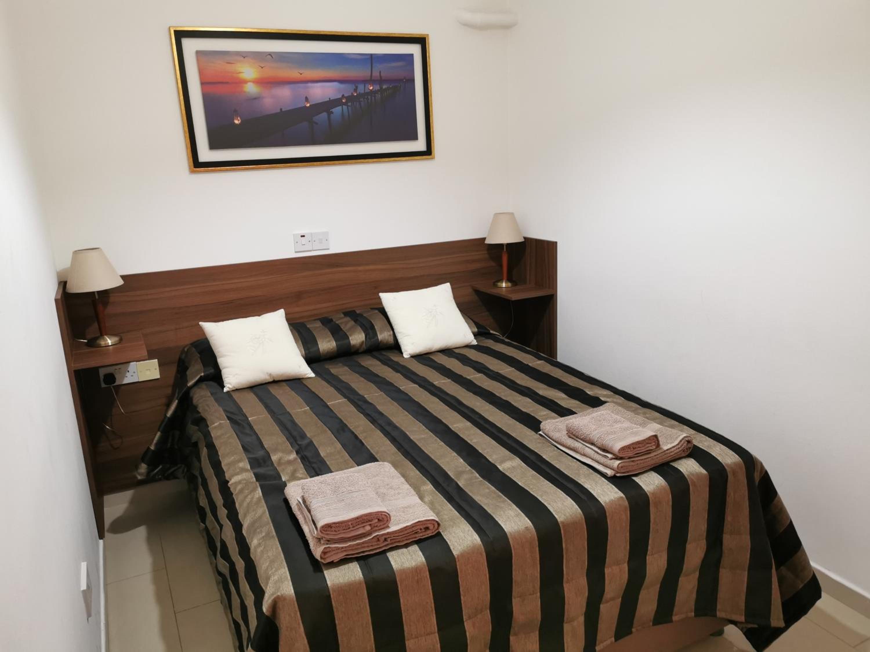 Pari's Holiday apartments-Paphos