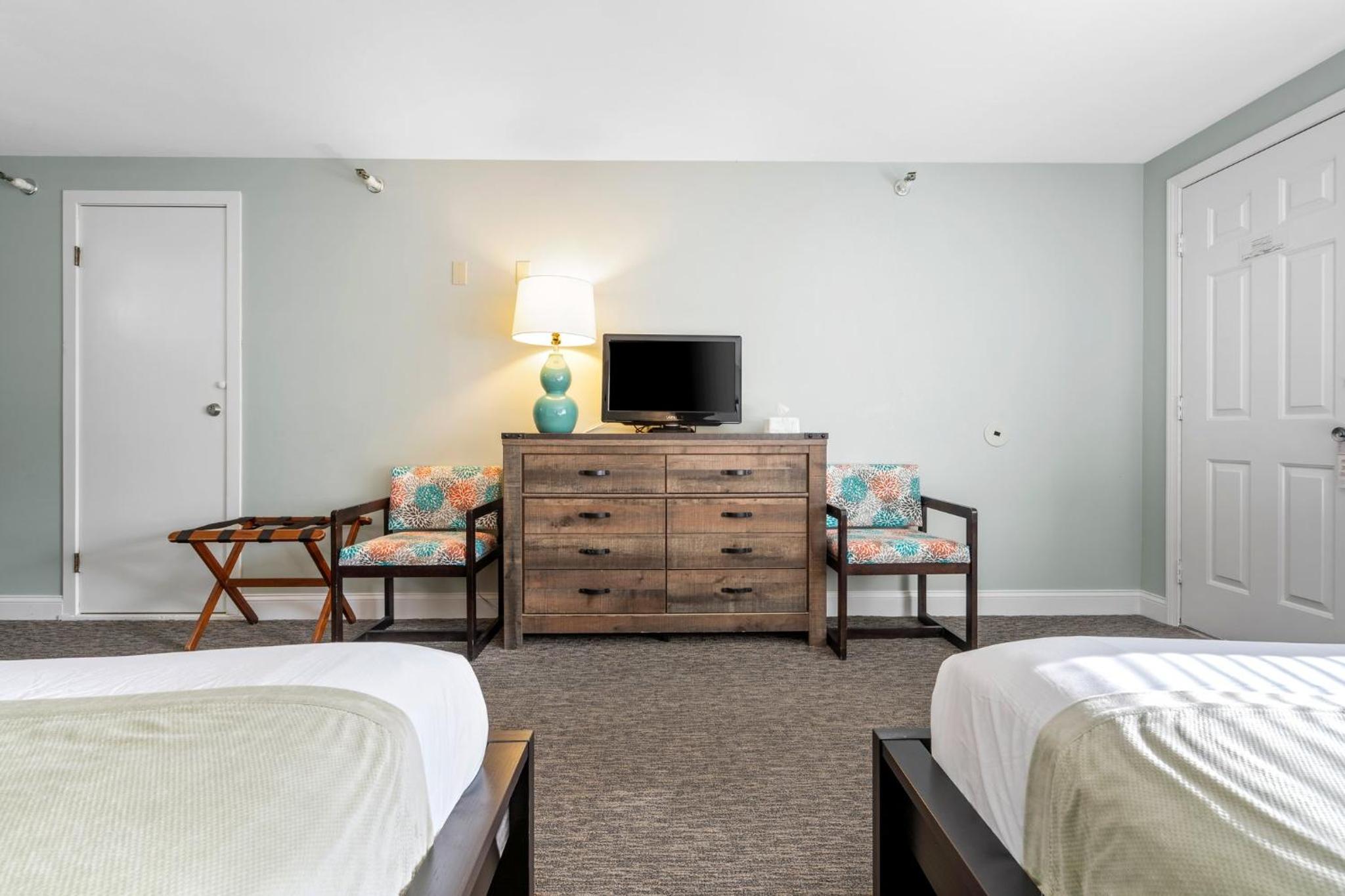 The Lighthouse Inn & Suites