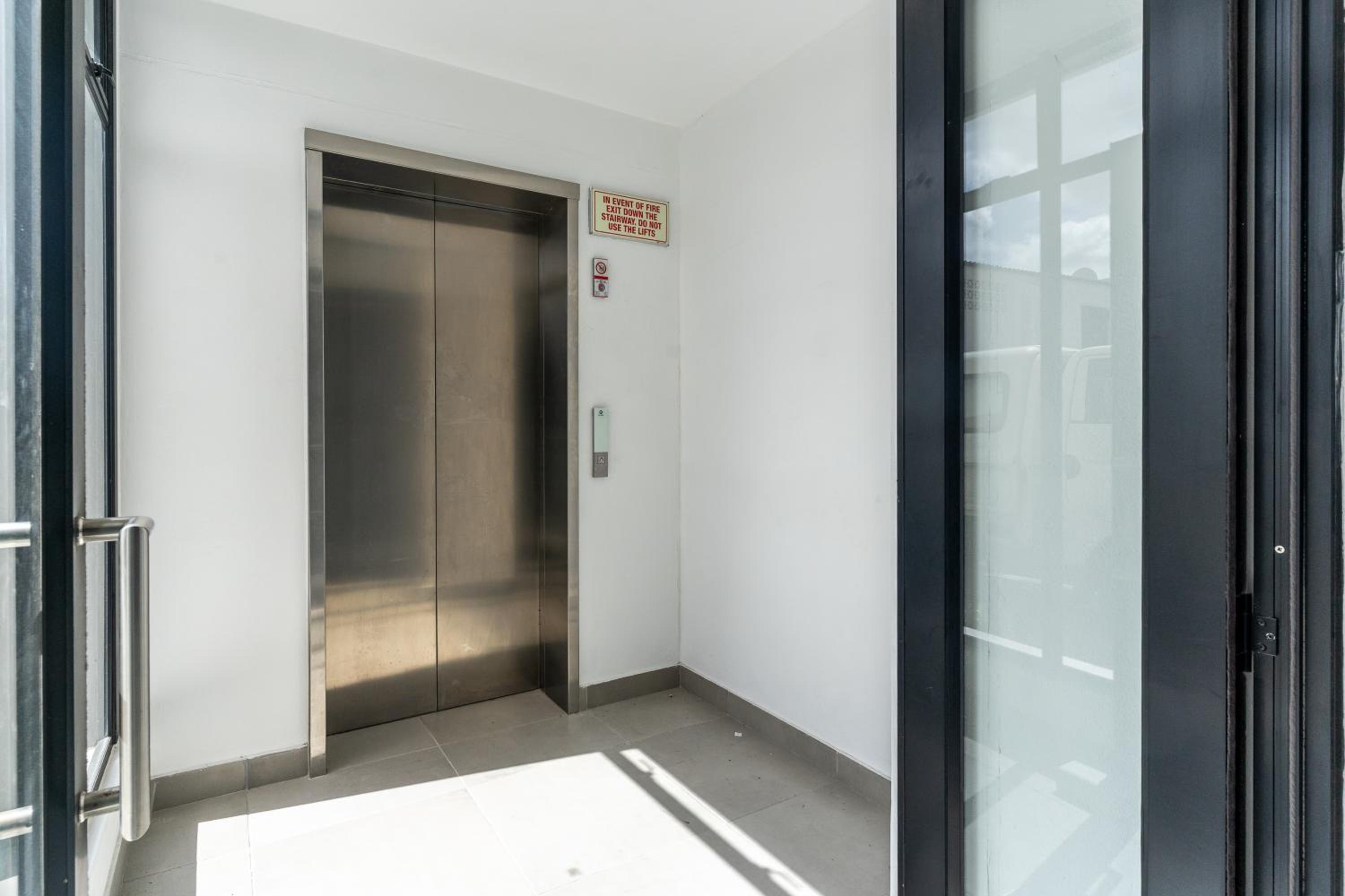 Burmeister 401 - 2 Bedroom Apartment across from Ocean - Onsite Parking