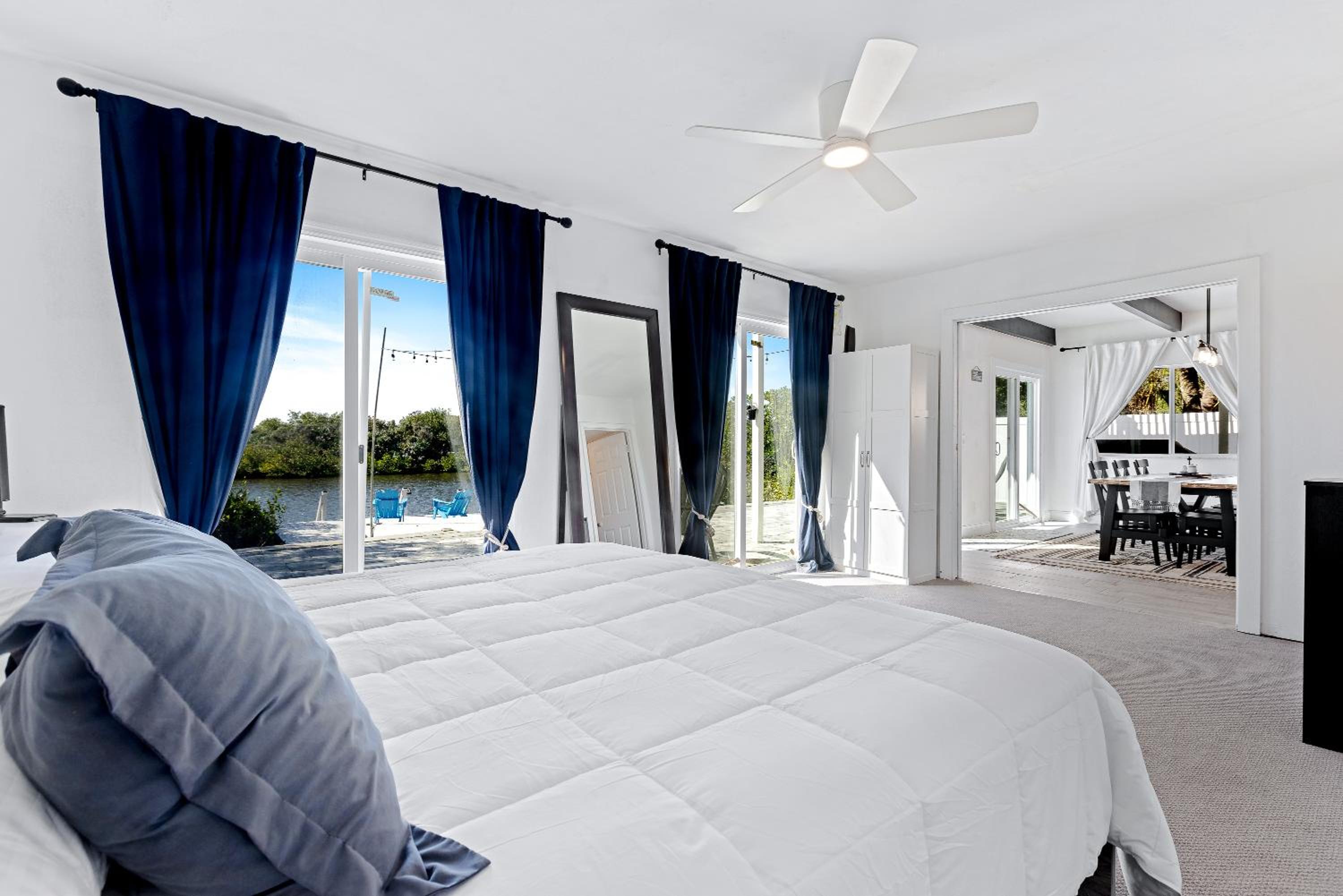 A Fishermans Dream Riverfront Retreat with Dock Only a 3-minute walk to beach 5906S view 5