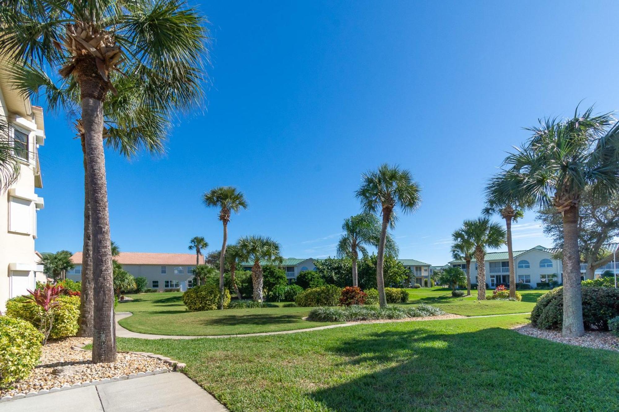 Pet Friendly Bouchelle Island Condo Pool Hot Tub Seconds to the Beach view 3