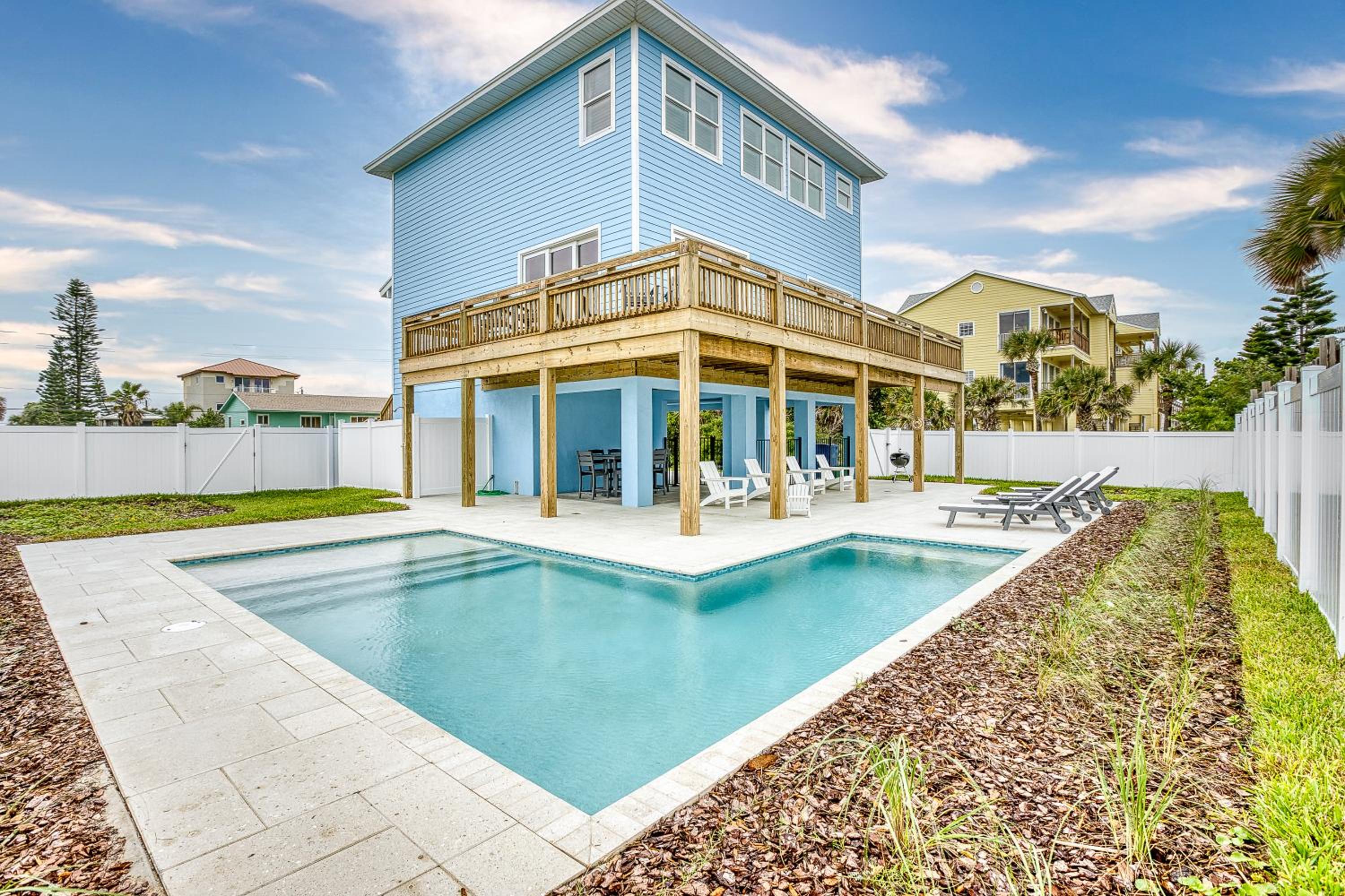 Ocean River View Pool Home Close to Amenities 6635T view 2