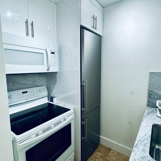BRAND NEW! Lovely 1 Bedroom with Pool by the Beach