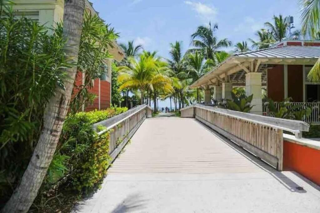 BRAND NEW! Lovely 1 Bedroom with Pool by the Beach