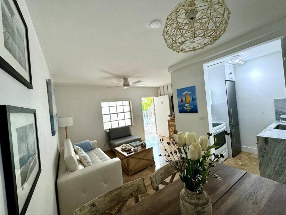 BRAND NEW! Lovely 1 Bedroom with Pool by the Beach