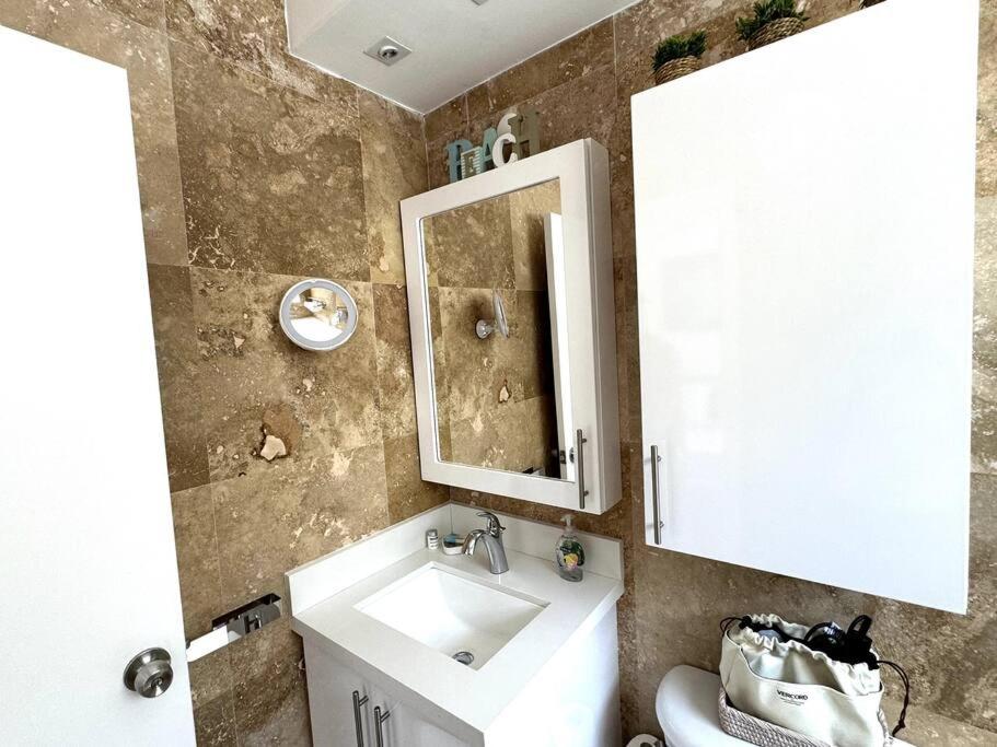 BRAND NEW! Lovely 1 Bedroom with Pool by the Beach