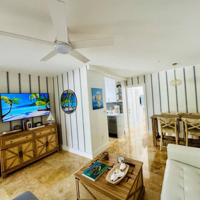 BRAND NEW! Lovely 1 Bedroom with Pool by the Beach