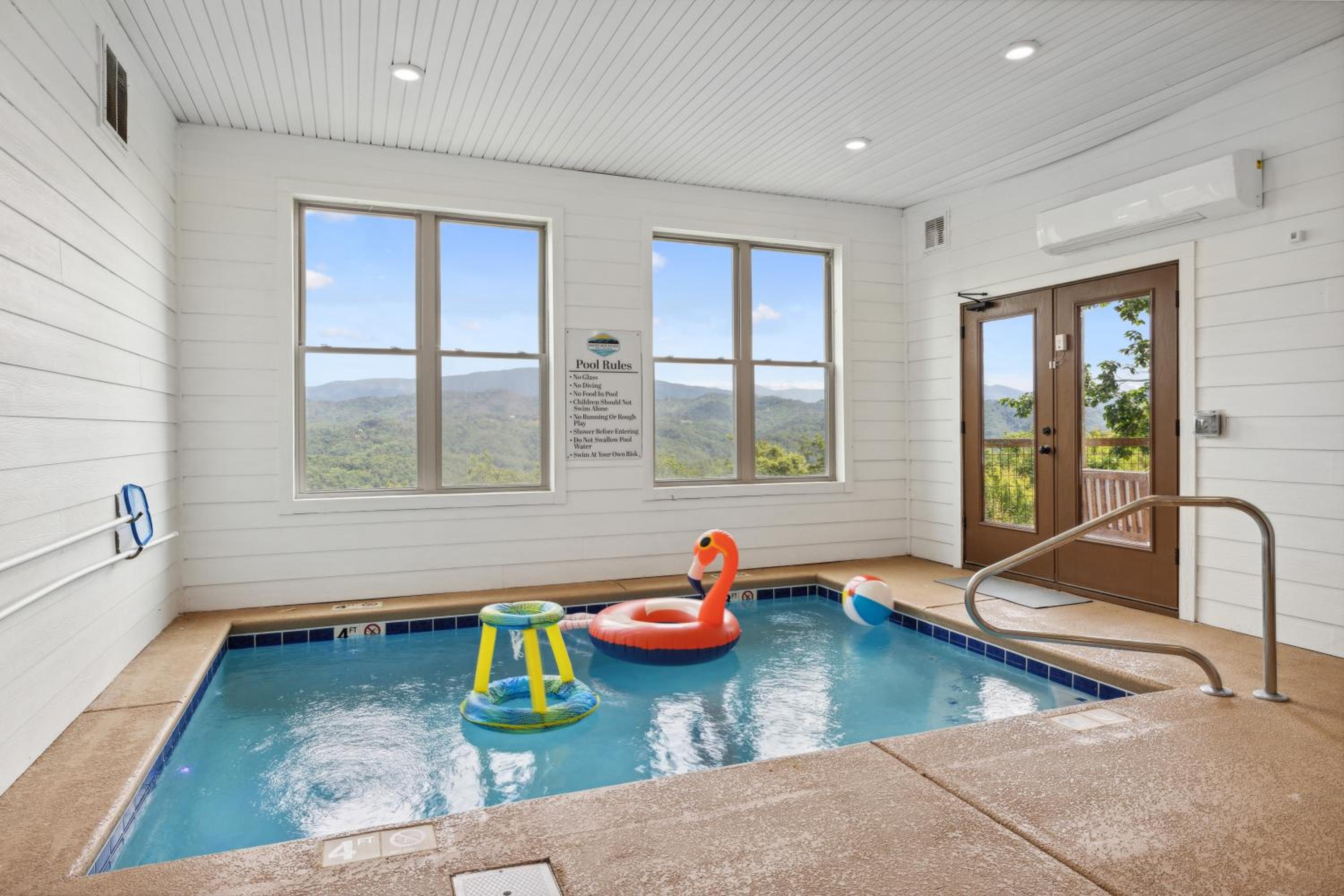 Oakley Lodge: Luxury Cabin w/ MTN Views Indoor Pool • Hot Tub view 3