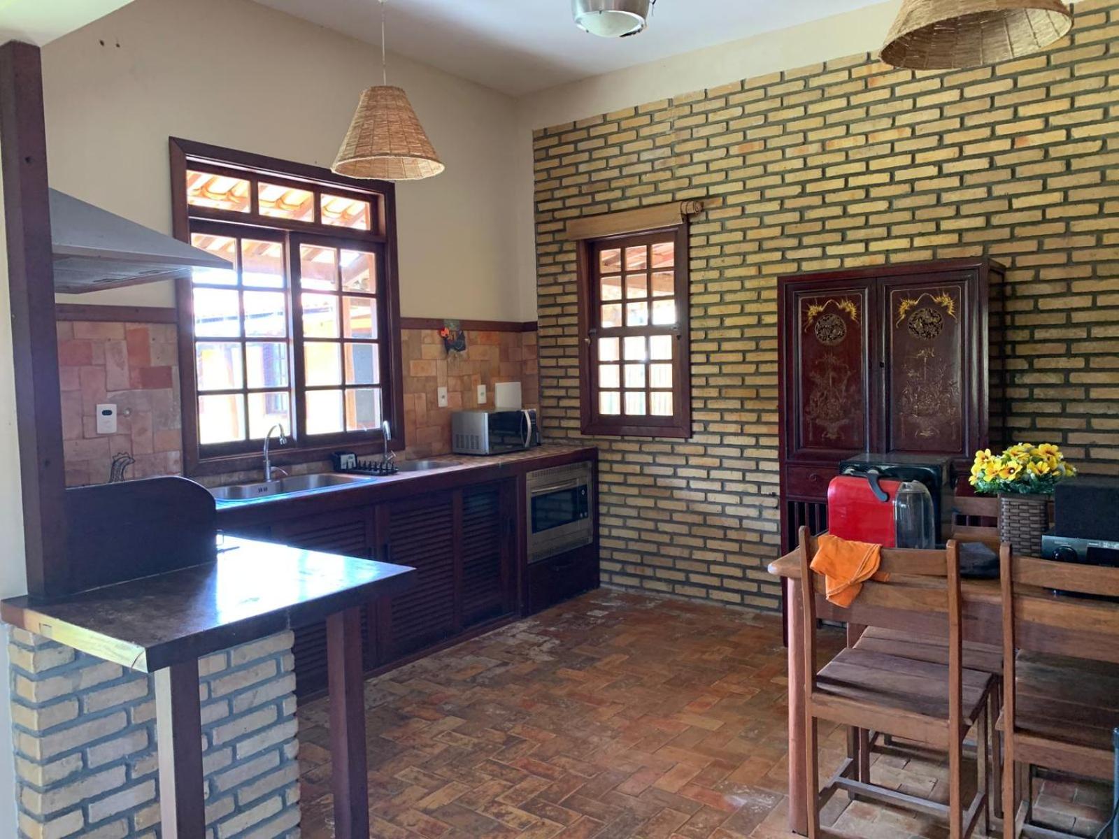 Casa da praia amarela