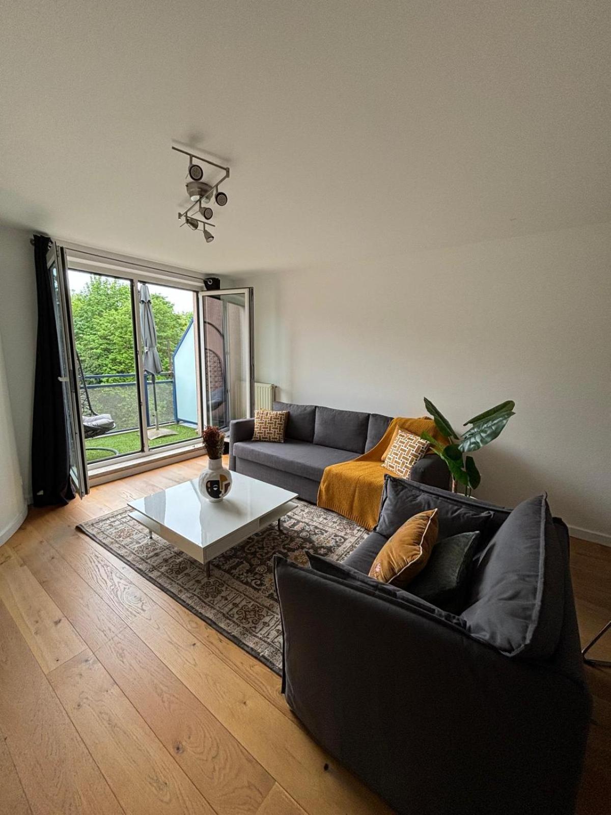 Charming Apartement Luxembourg City Center, Parking, Balcony view 2