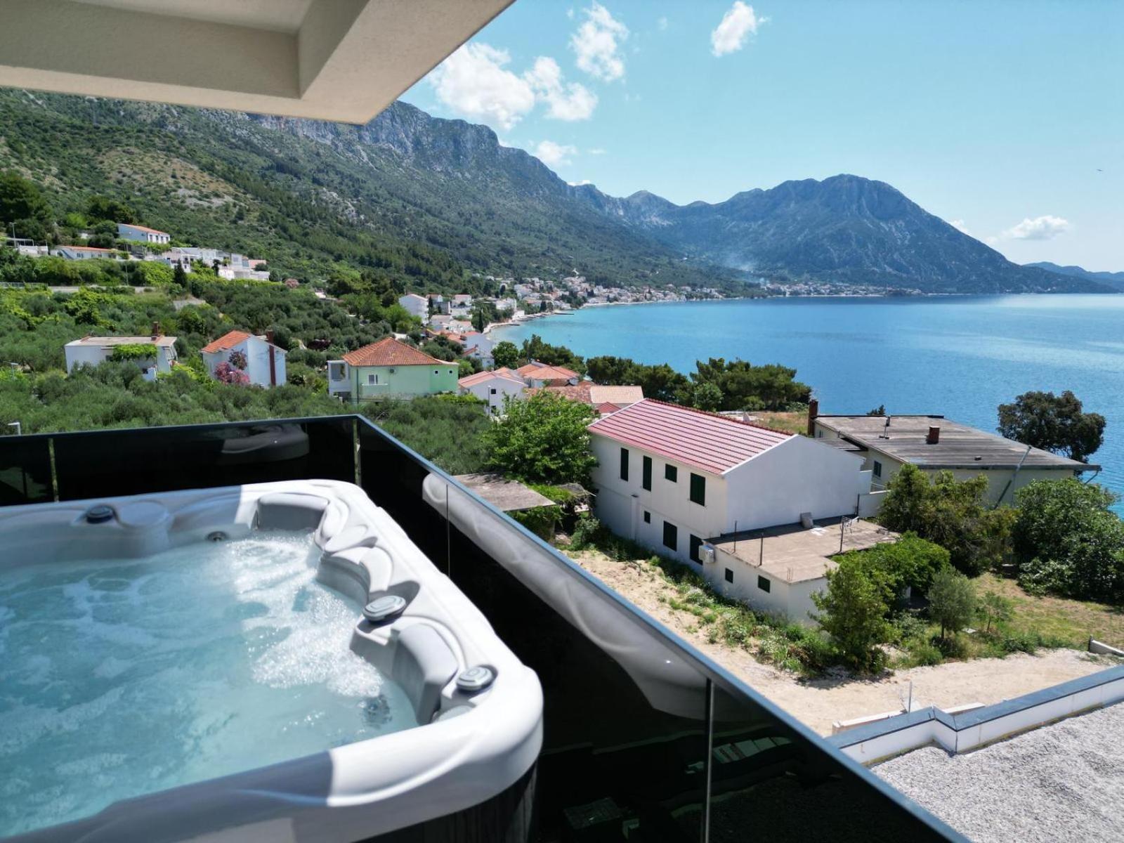 Photo 32