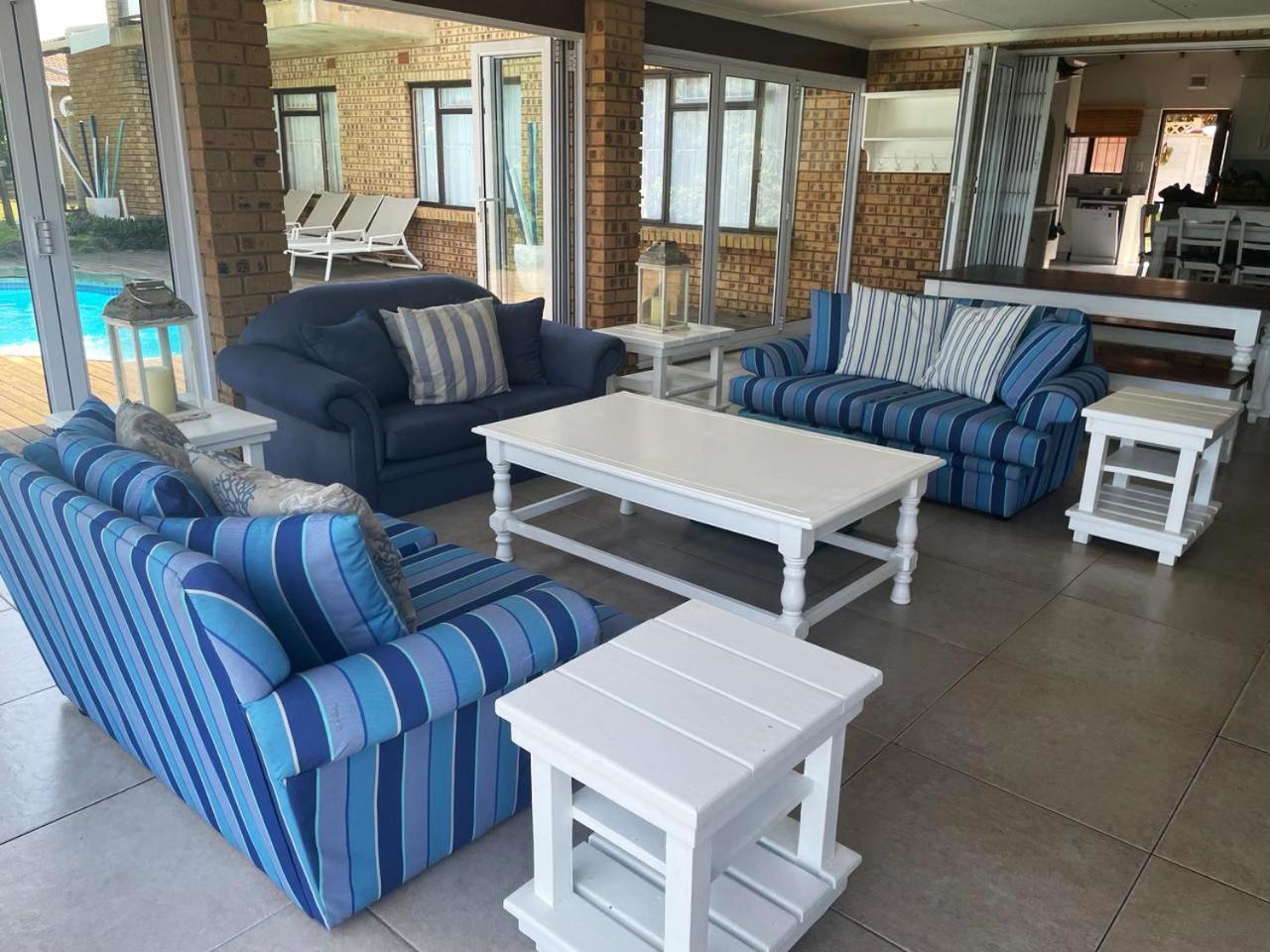 Palm Sands Beach House - 22 sleeper view 3