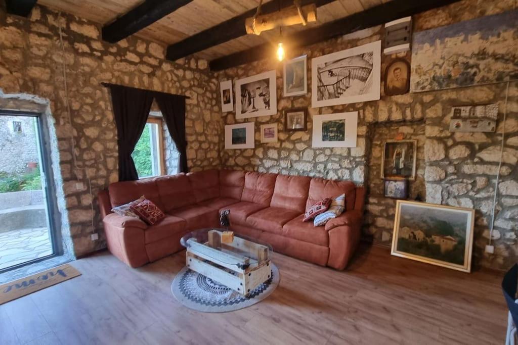 Sunny Valley - Traditional house