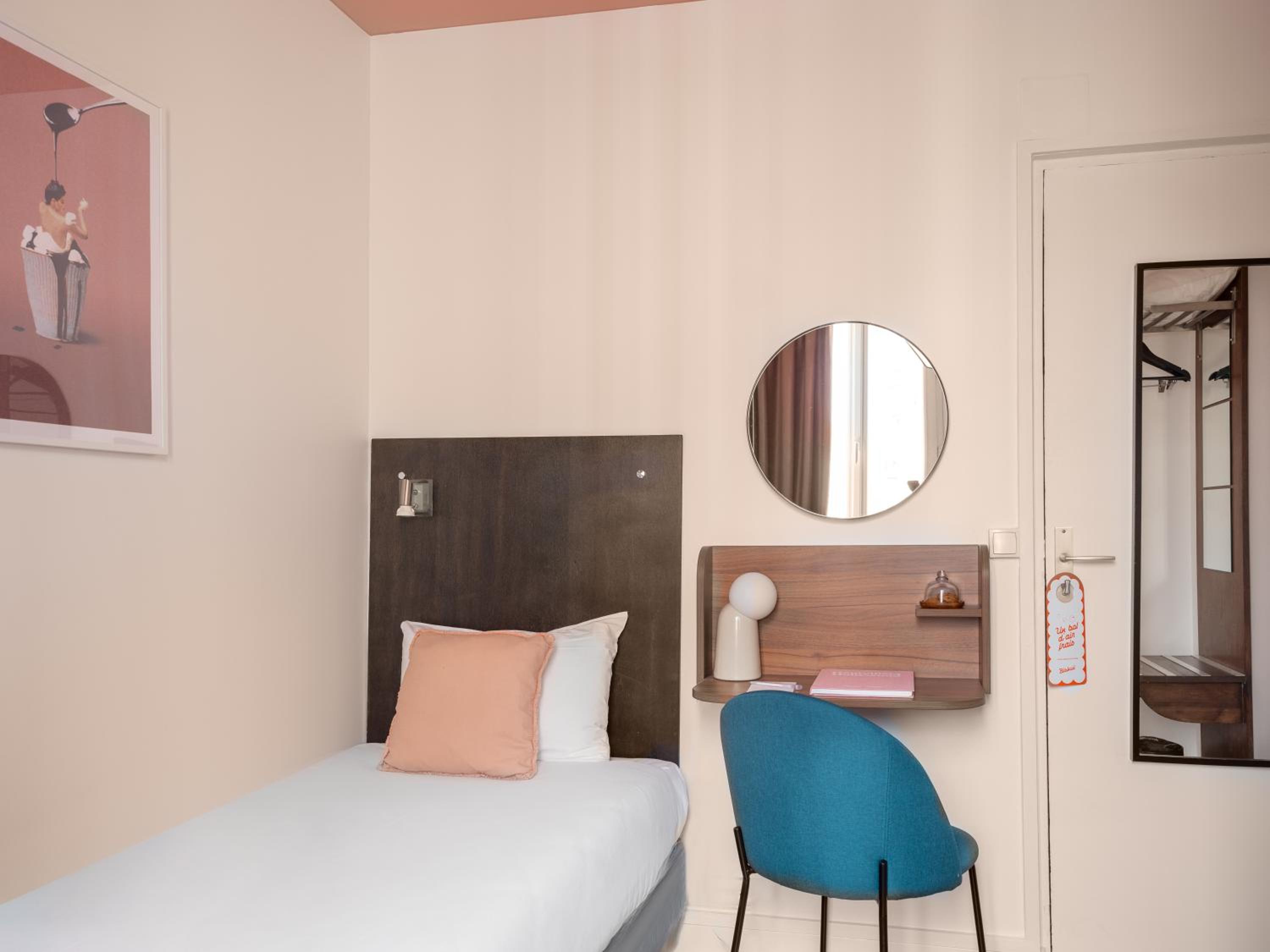 Levallois-Perret Vacations - Hotel Biskui - Property Image 3