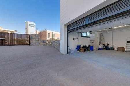 Villa de Lujo c/ Piscina Climatizada, las Colinas