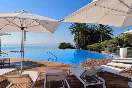 Villa de Lujo c/ Piscina Climatizada, las Colinas