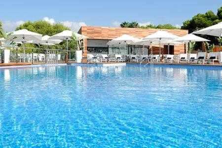 Villa de Lujo c/ Piscina Climatizada, las Colinas