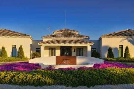 Villa de Lujo c/ Piscina Climatizada, las Colinas