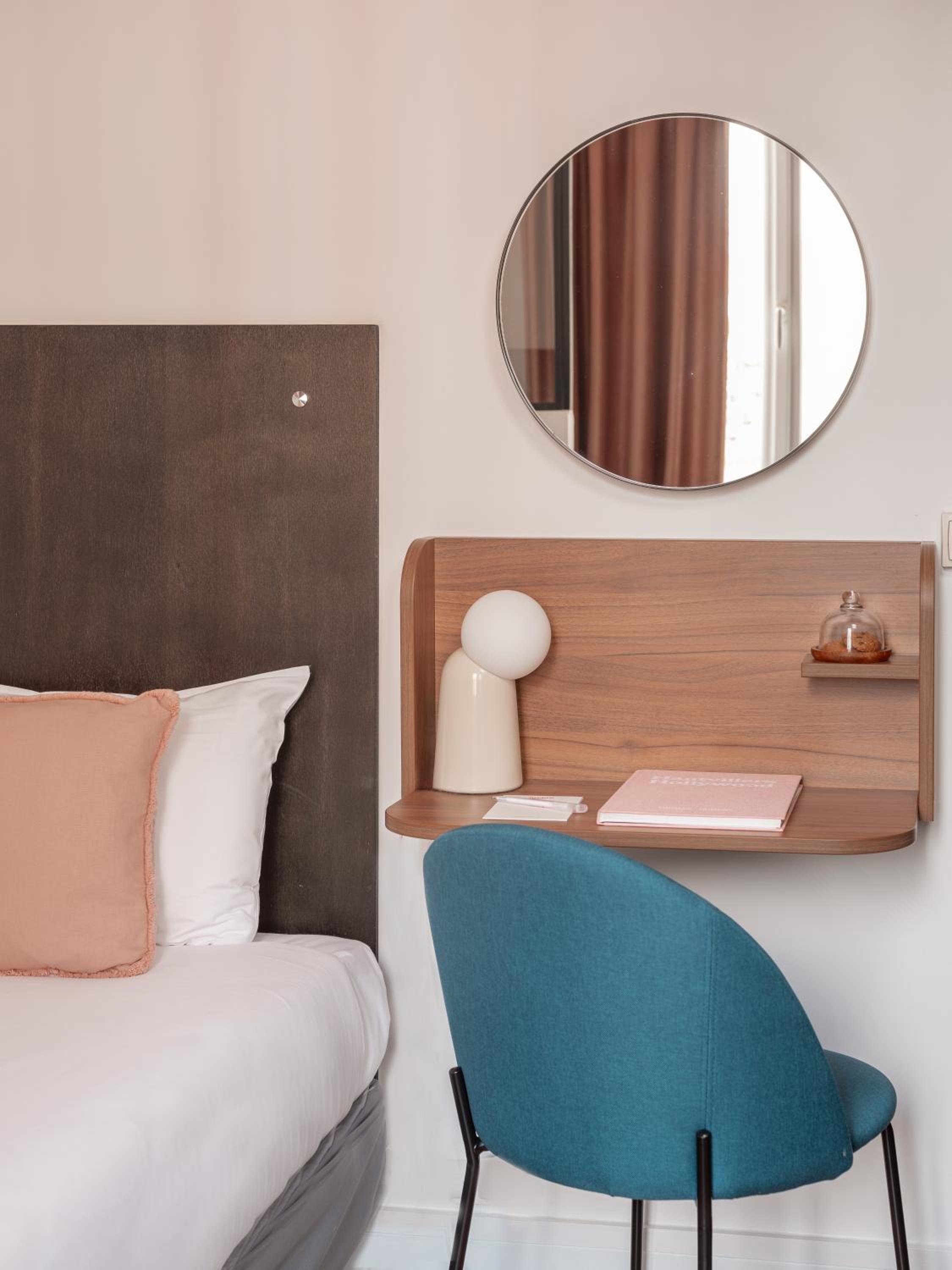 Levallois-Perret Vacations - Hotel Biskui - Property Image 4