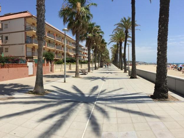 El prat beach apartment by HLCLUB Agency