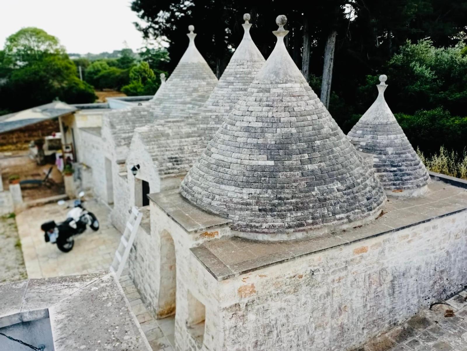 Nidadi Trulli d'Itria view 2