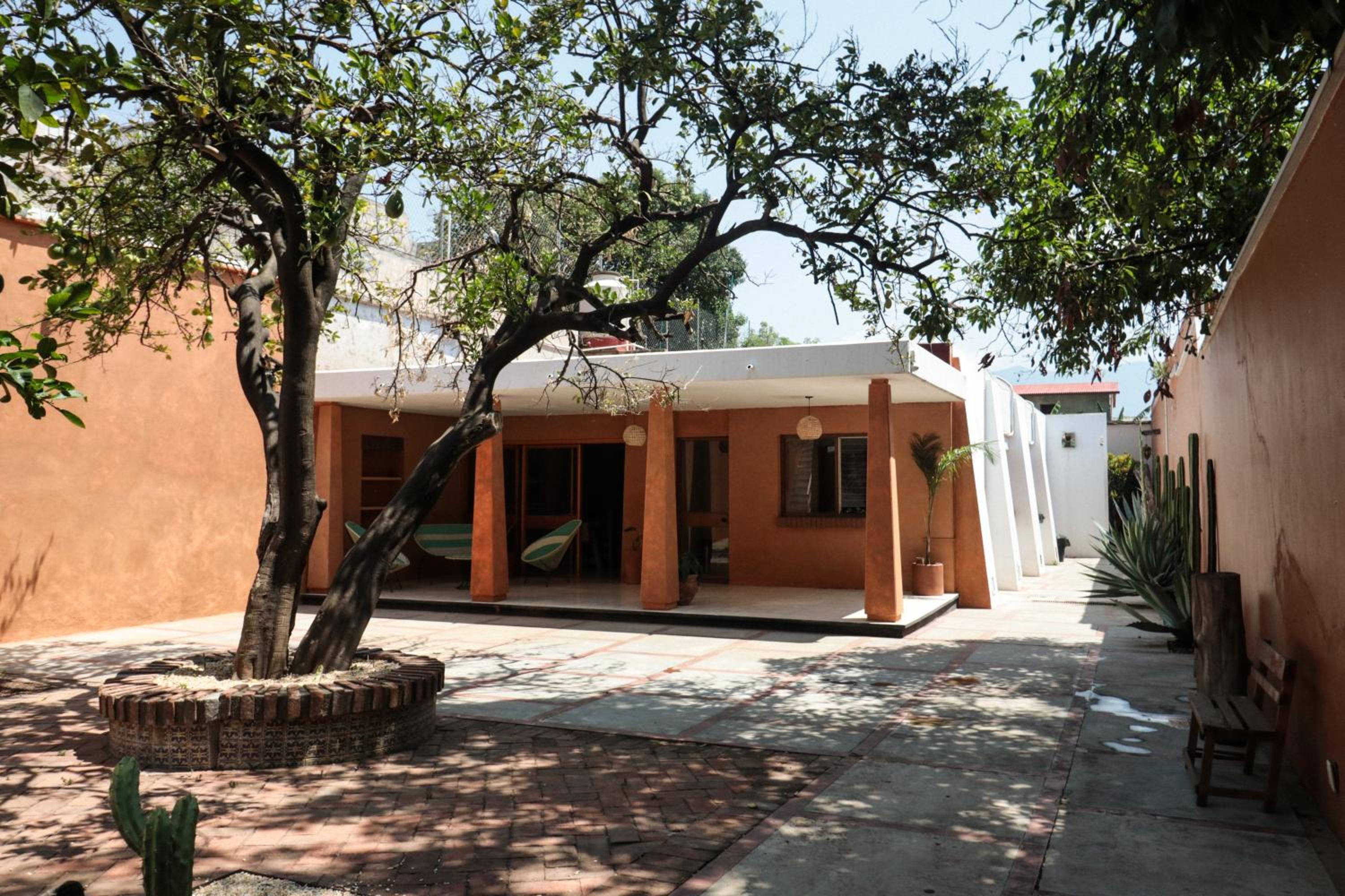 Casa Pina Boutique House with Terrace & Parking
