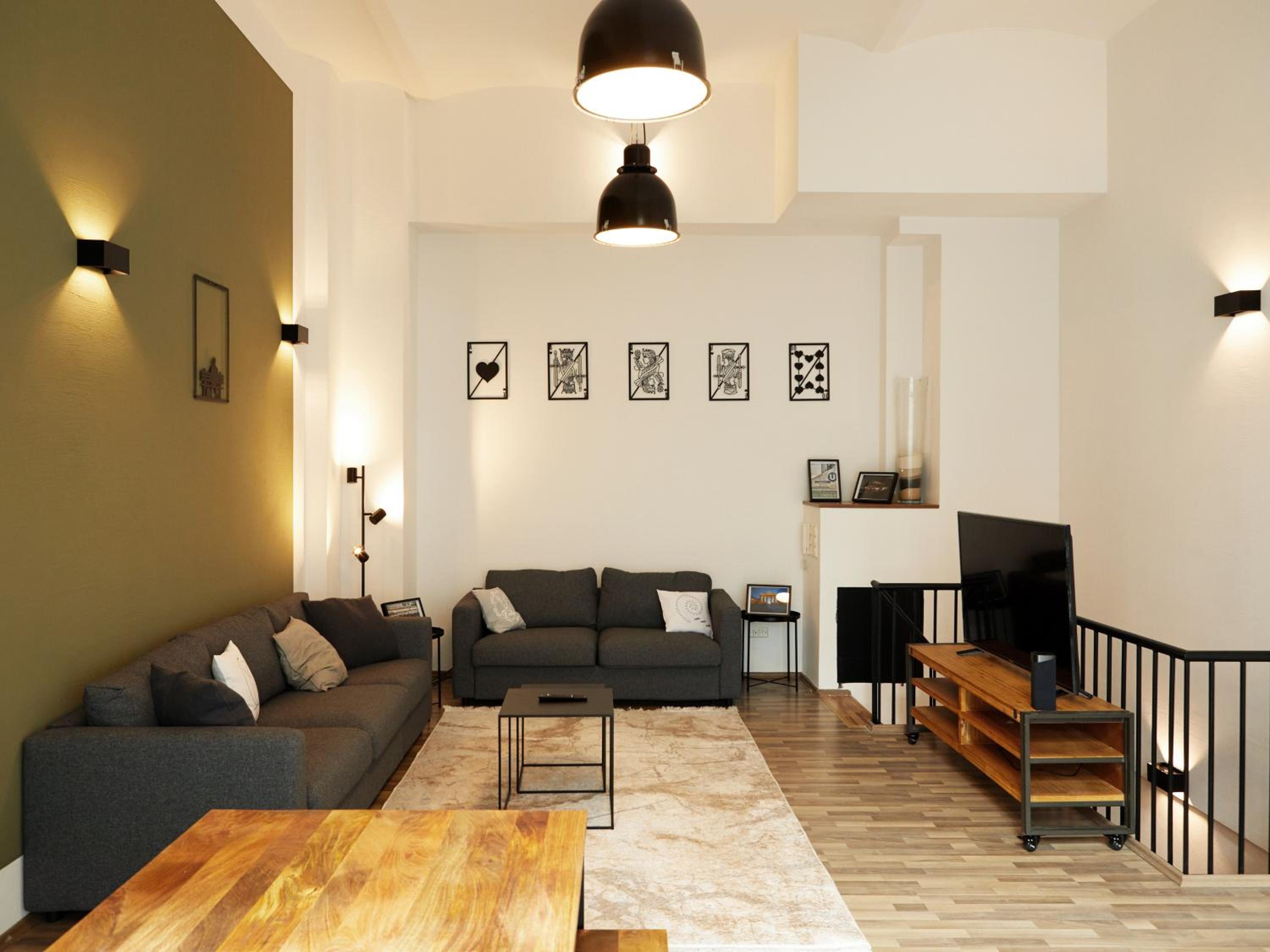 95m2 Loft Apartment mit Terasse 1B 2R Kreuzberg