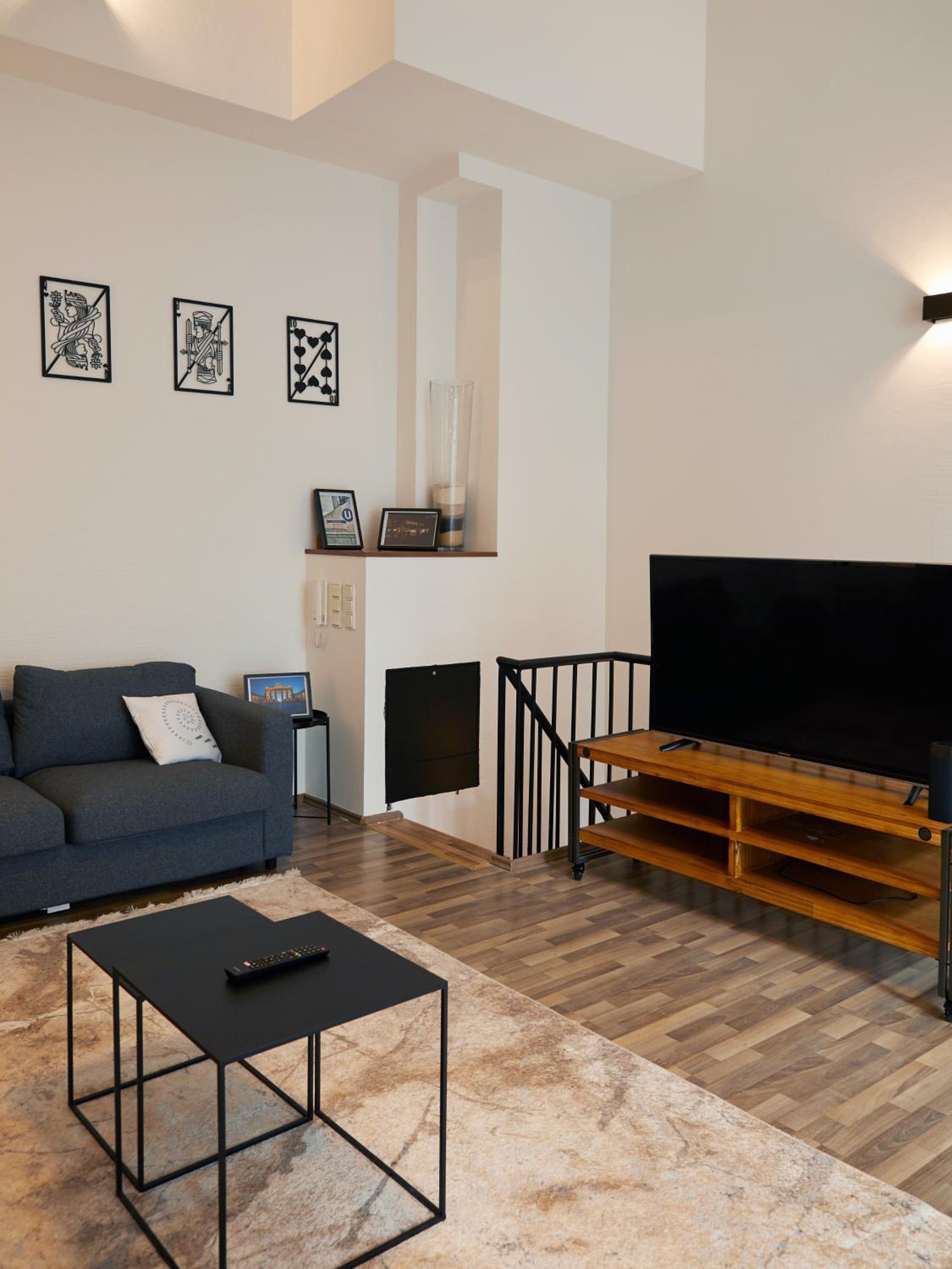 95m2 Loft Apartment mit Terasse 1B 2R Kreuzberg