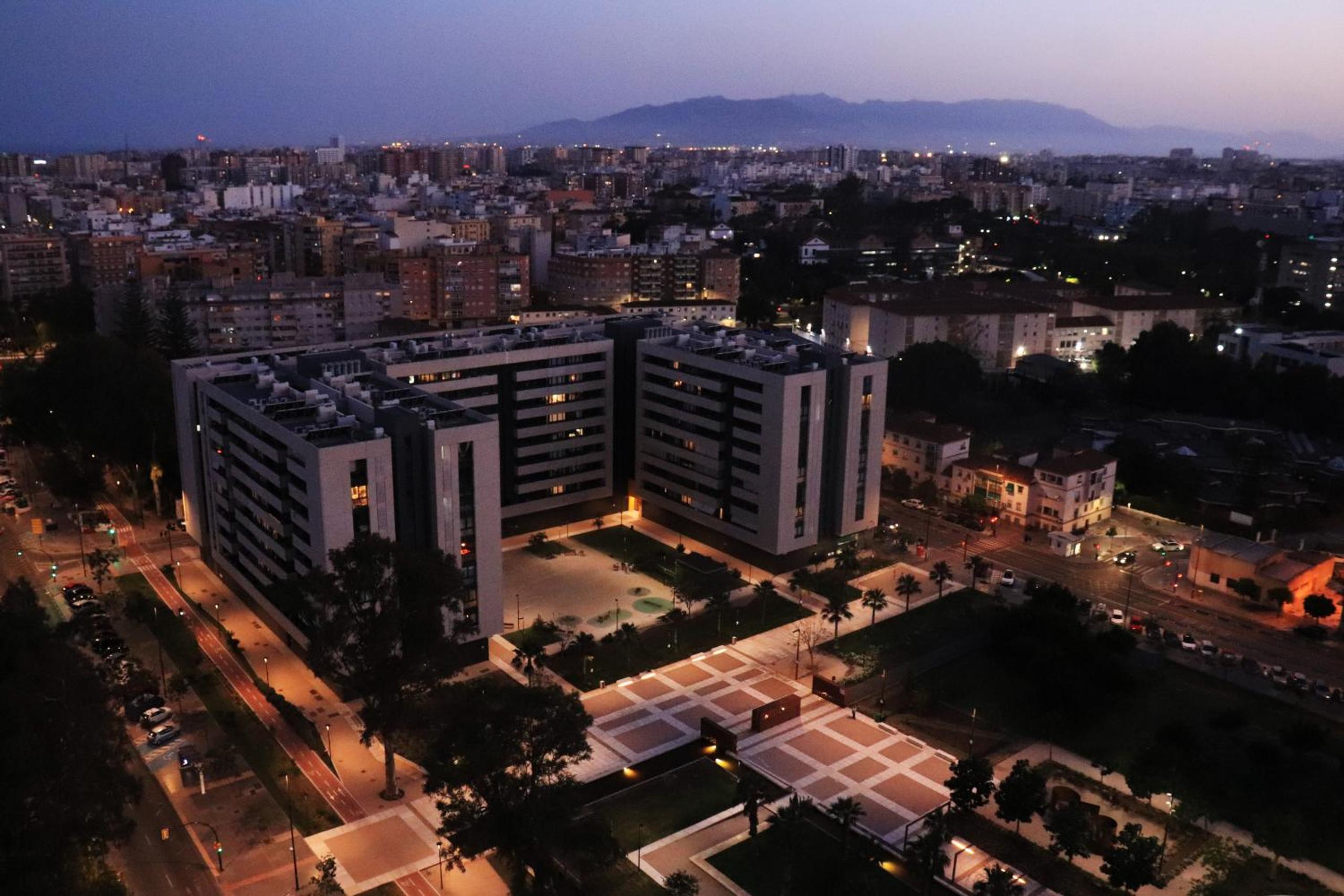 -MalagaSunApts-UrbanSKy Crazy Views
