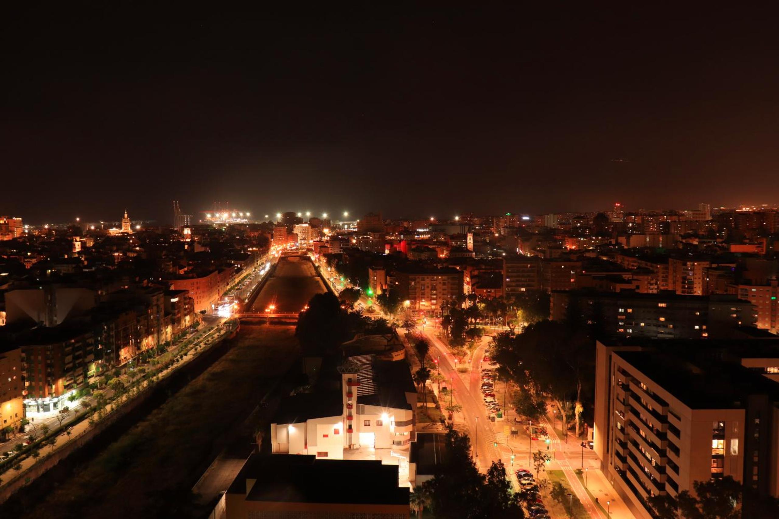 -MalagaSunApts-UrbanSKy Crazy Views