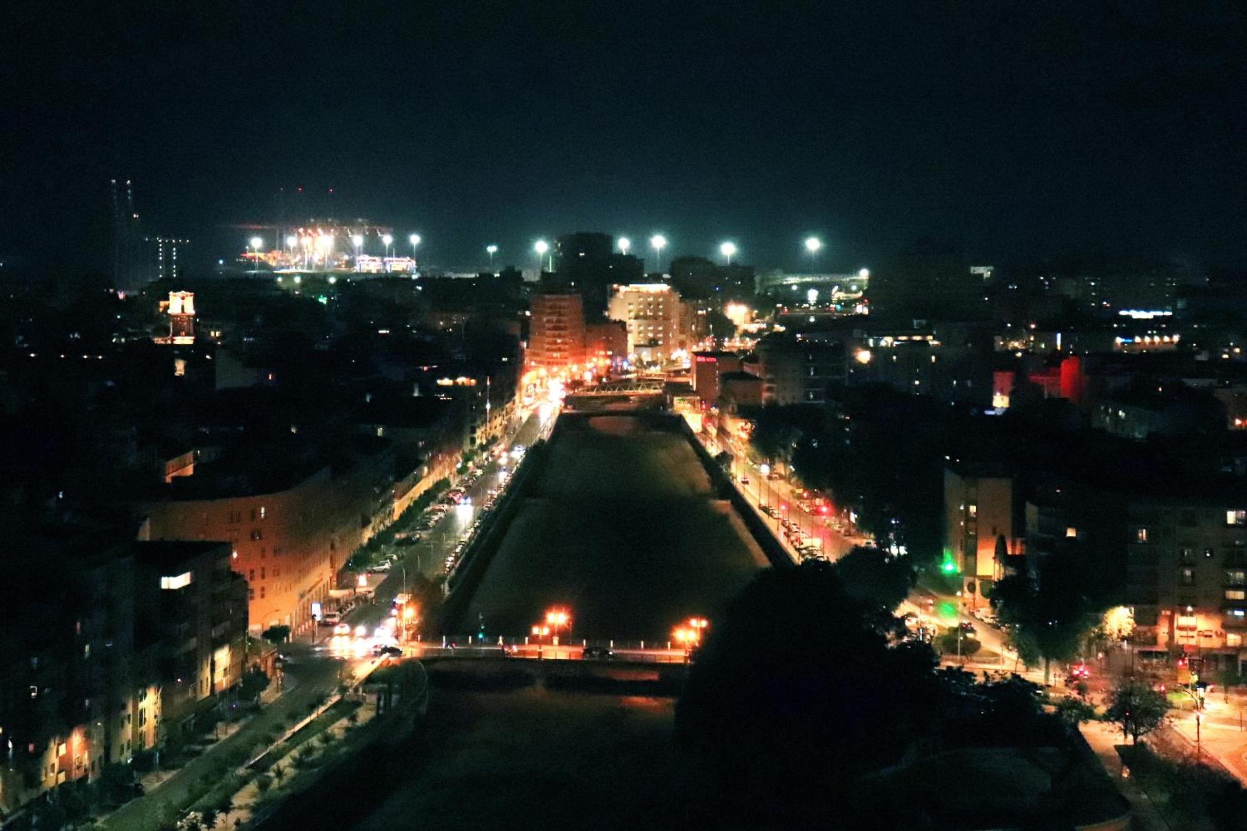 -MalagaSunApts-UrbanSKy Crazy Views