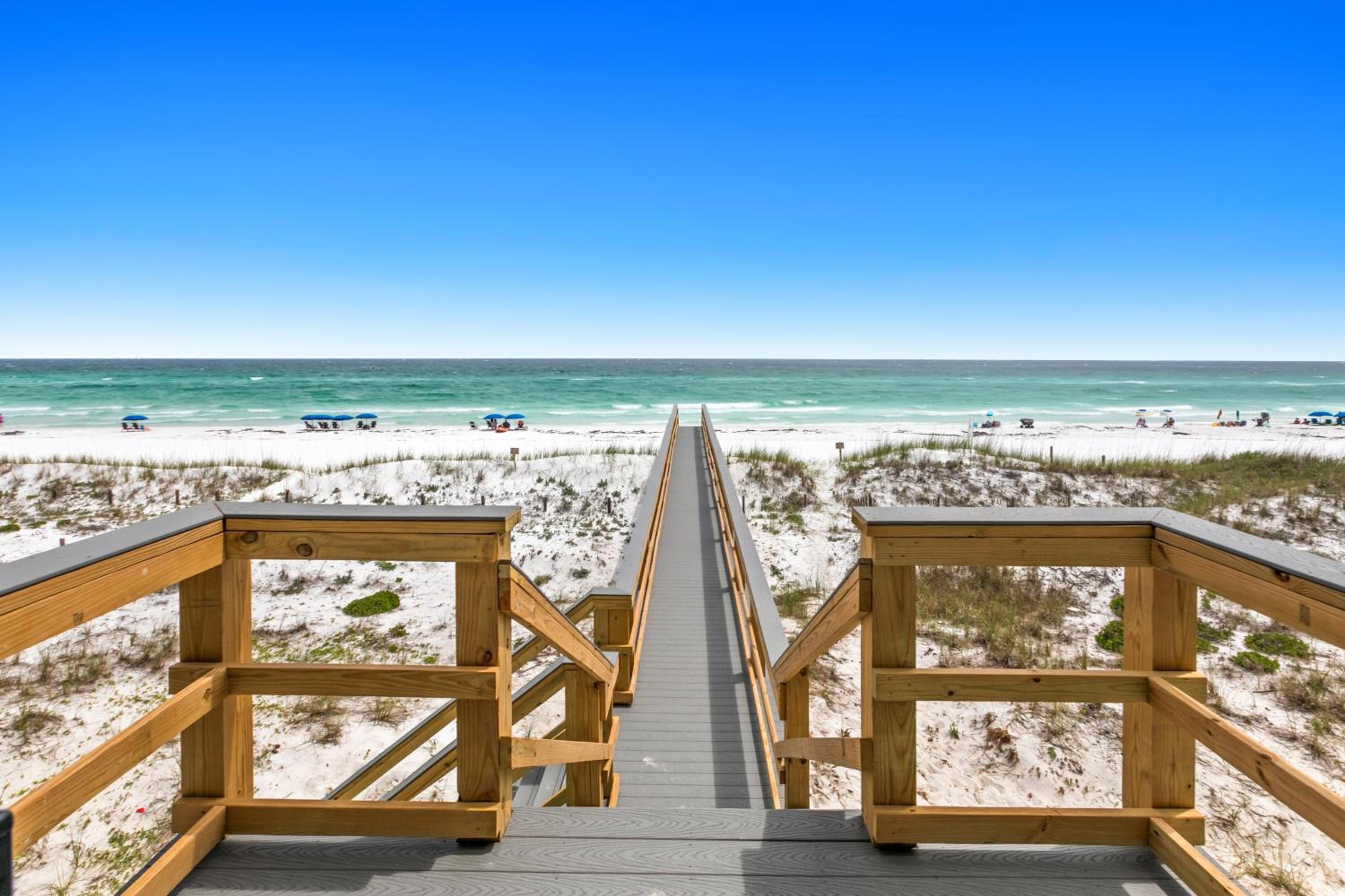 Queen Of Crystal Shores Luxury Beachfront Retreat view 5