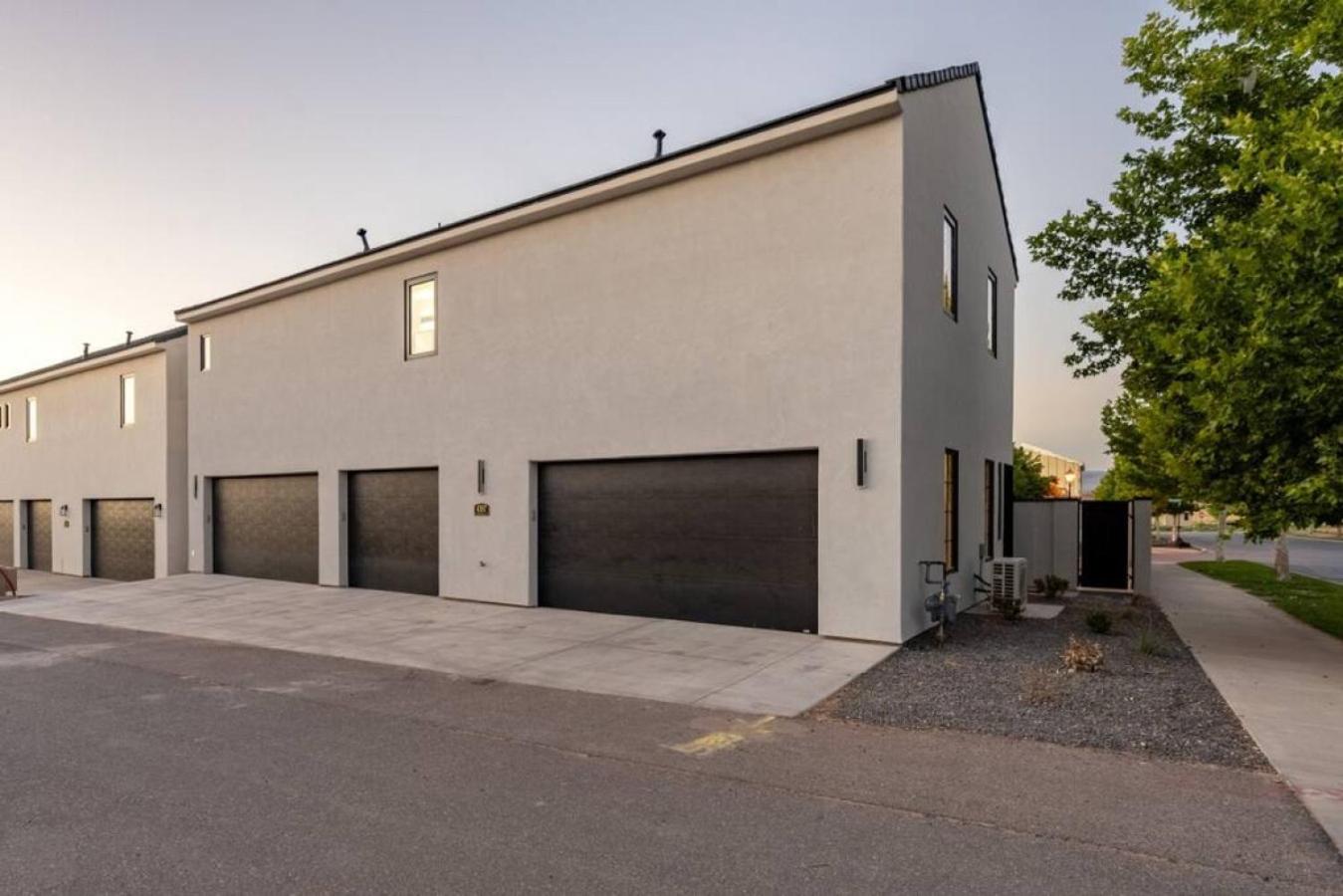 Sand Hollow Hideout - hideout in the beauty of southern utah view 4